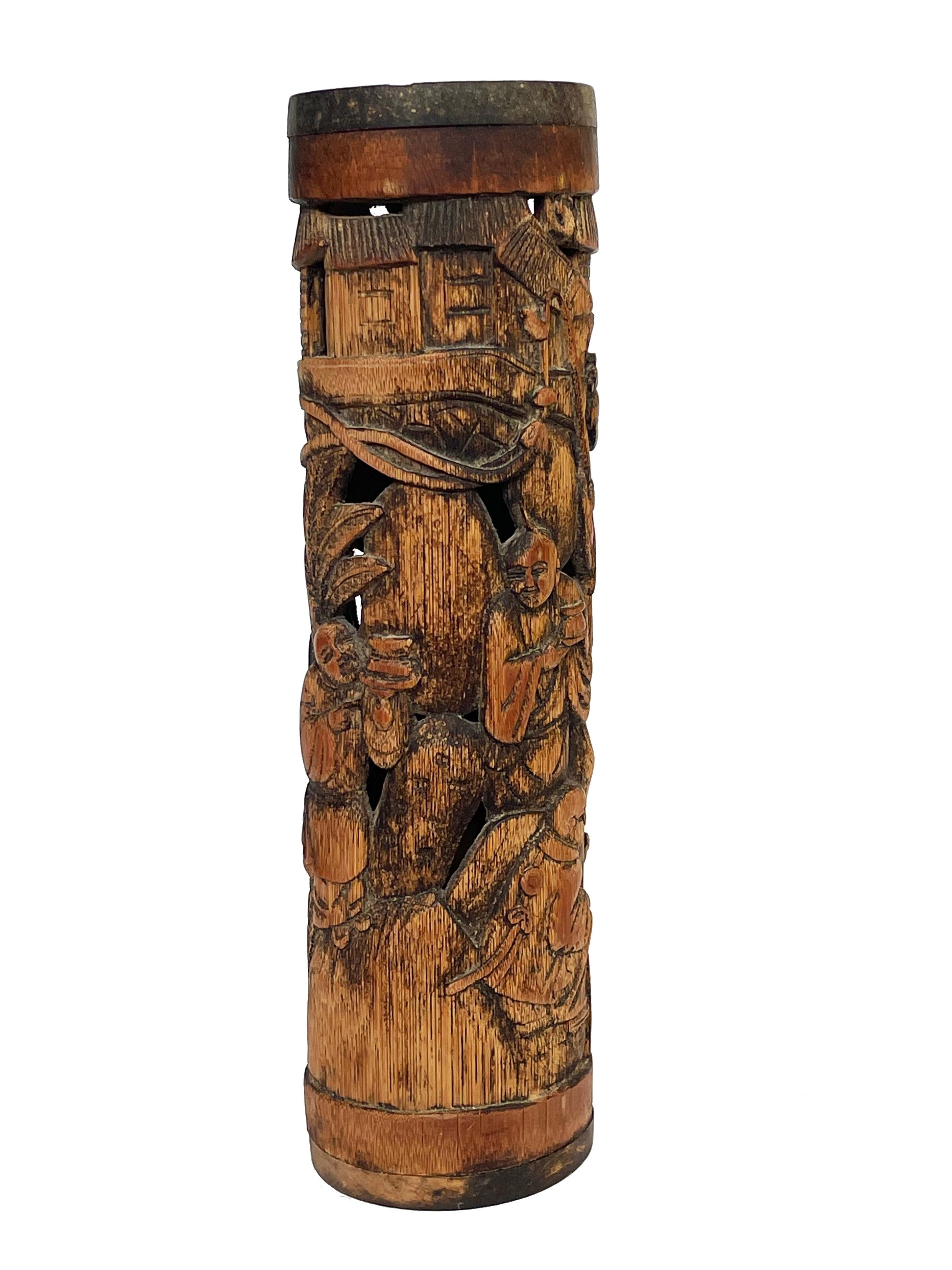 Sculpté à la main Tube d'encens chinois ancien en bambou sculpté avec scène rurale en vente