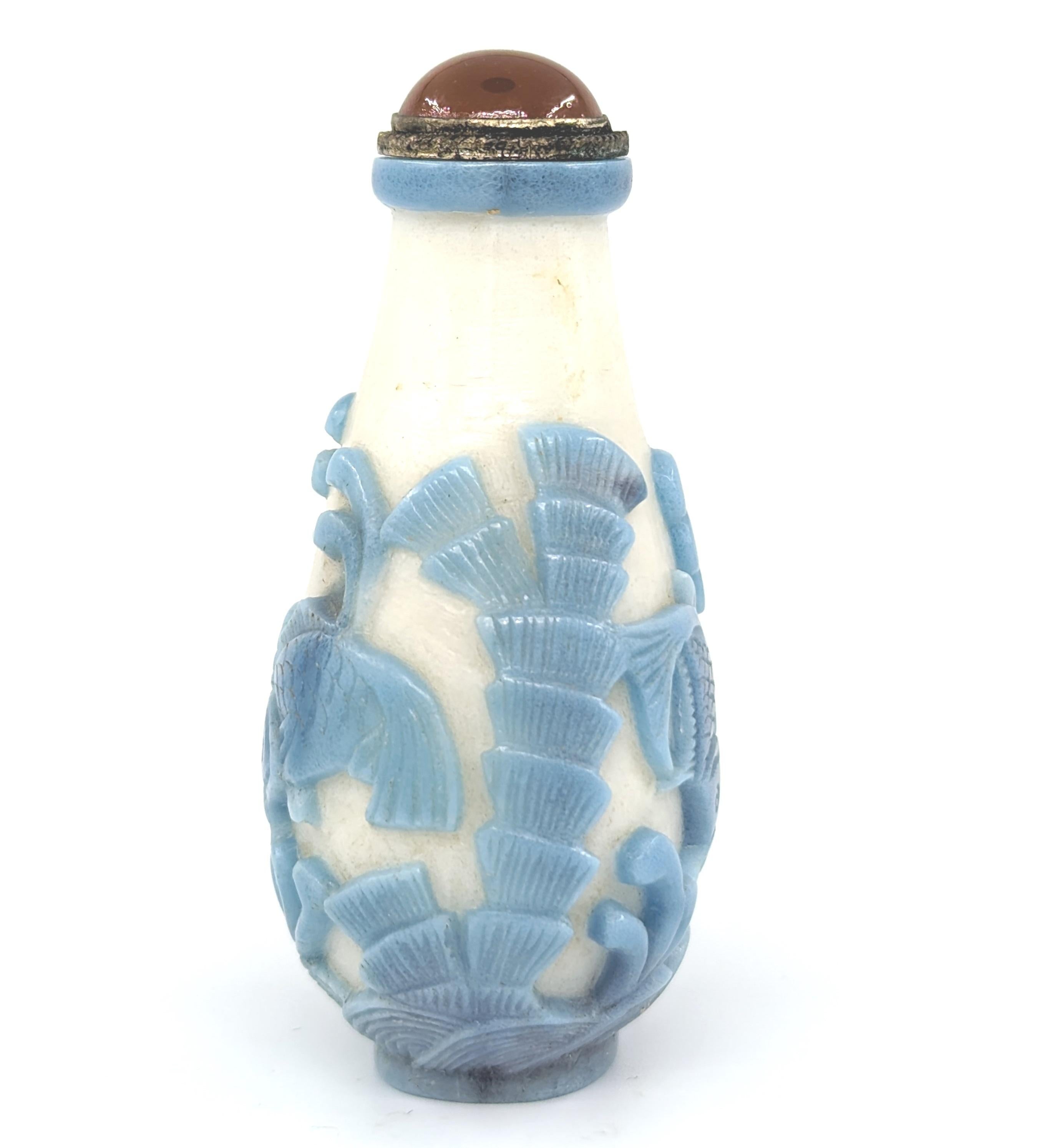 Antique Chinese Carved Blue Colour Glass Overlay Snuff Bottle Late Qing 19/20c In Good Condition For Sale In Richmond, CA