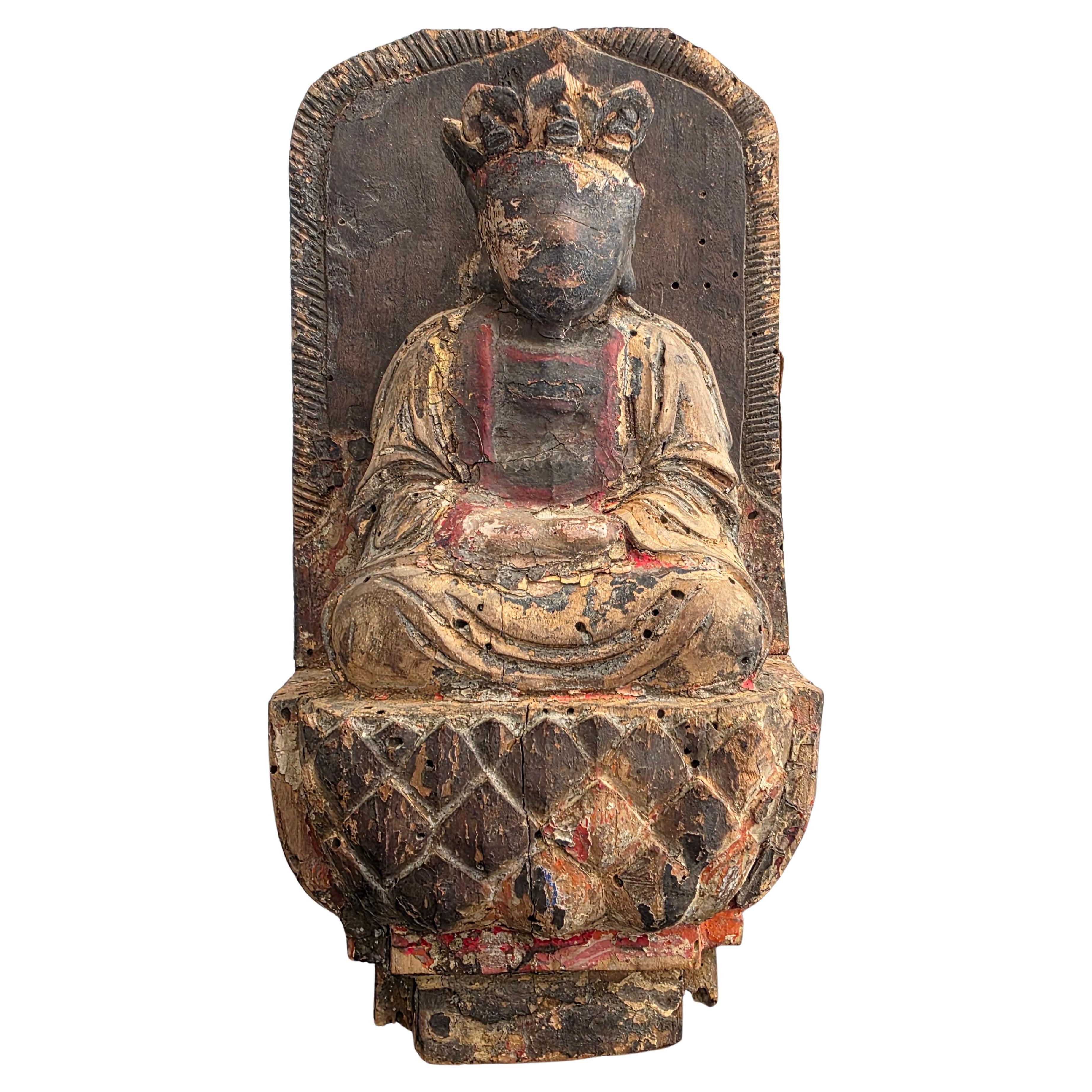 Fragment d
architecture ancienne chinoise sculptée d
une figure de bodhisattva et d
un trône de lotus en vente