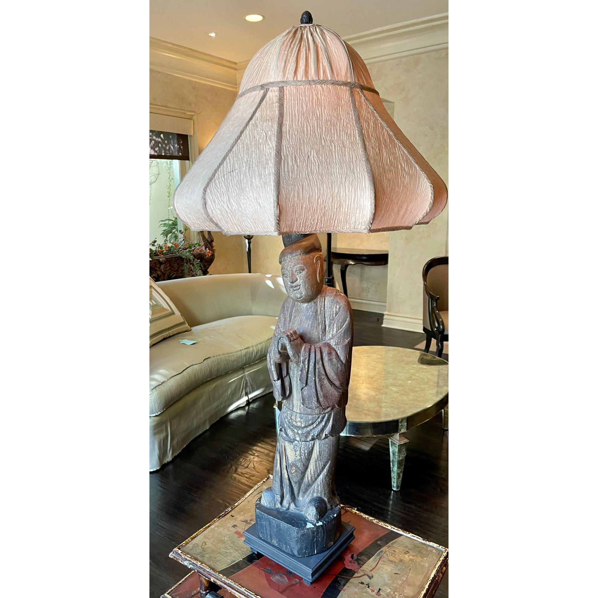 XIXe siècle Ancienne sculpture chinoise de Bouddha sculptée, désormais une lampe de créateur en vente