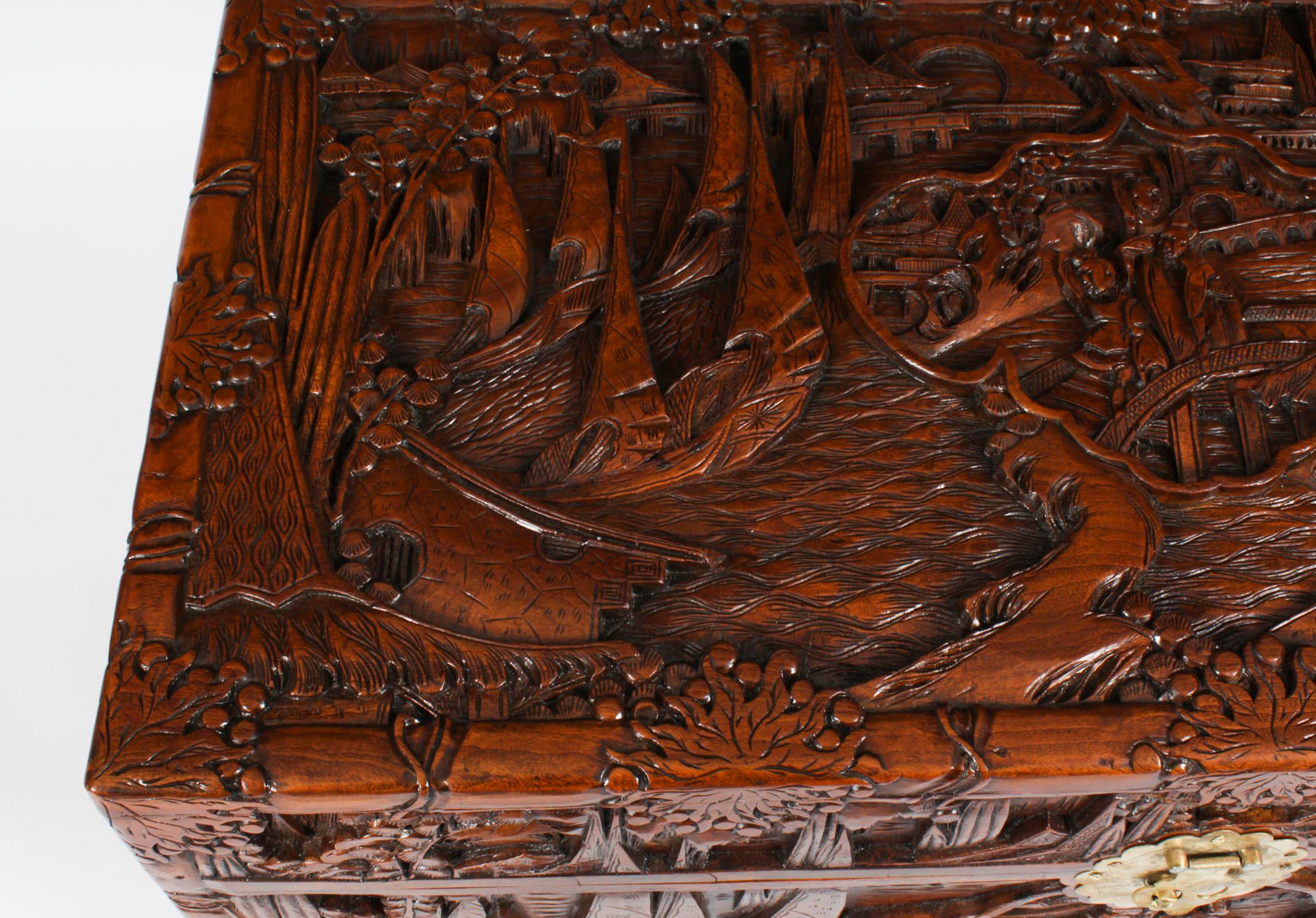 Antique Chinese Carved Camphor wood Trunk Coffer 20th Century For Sale 5
