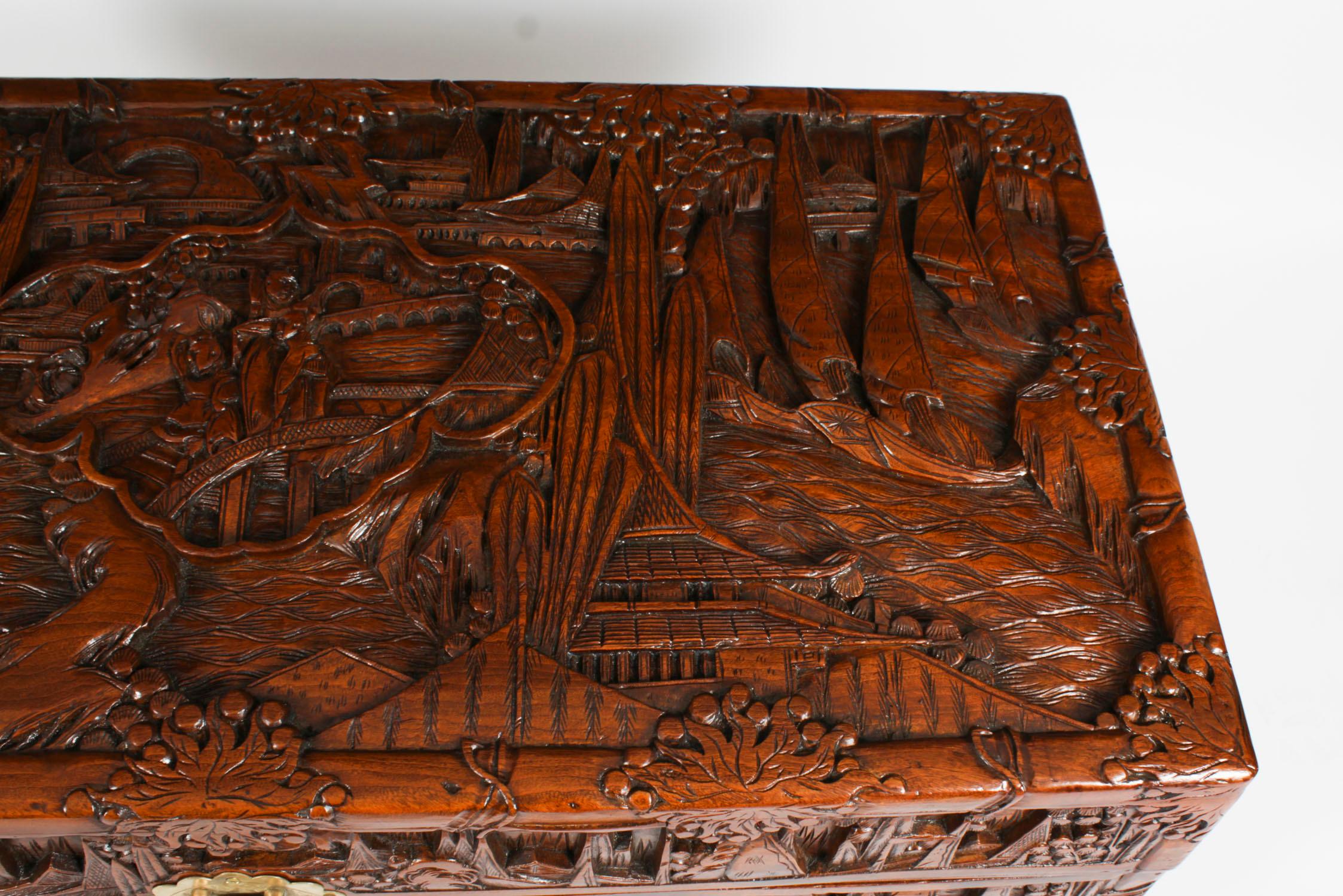 Antique Chinese Carved Camphor wood Trunk Coffer 20th Century For Sale 6
