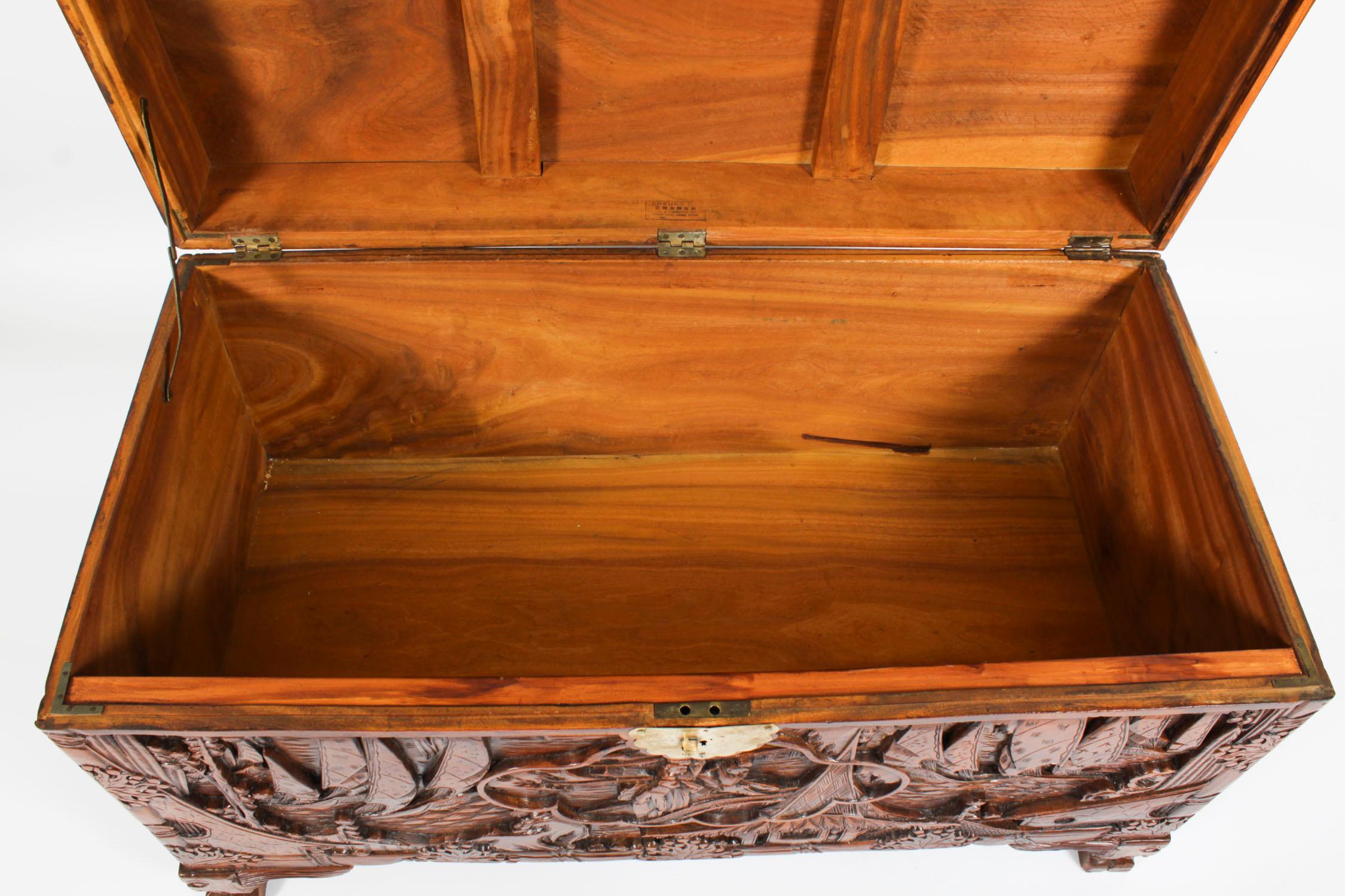 Antique Chinese Carved Camphor wood Trunk Coffer 20th Century For Sale 11