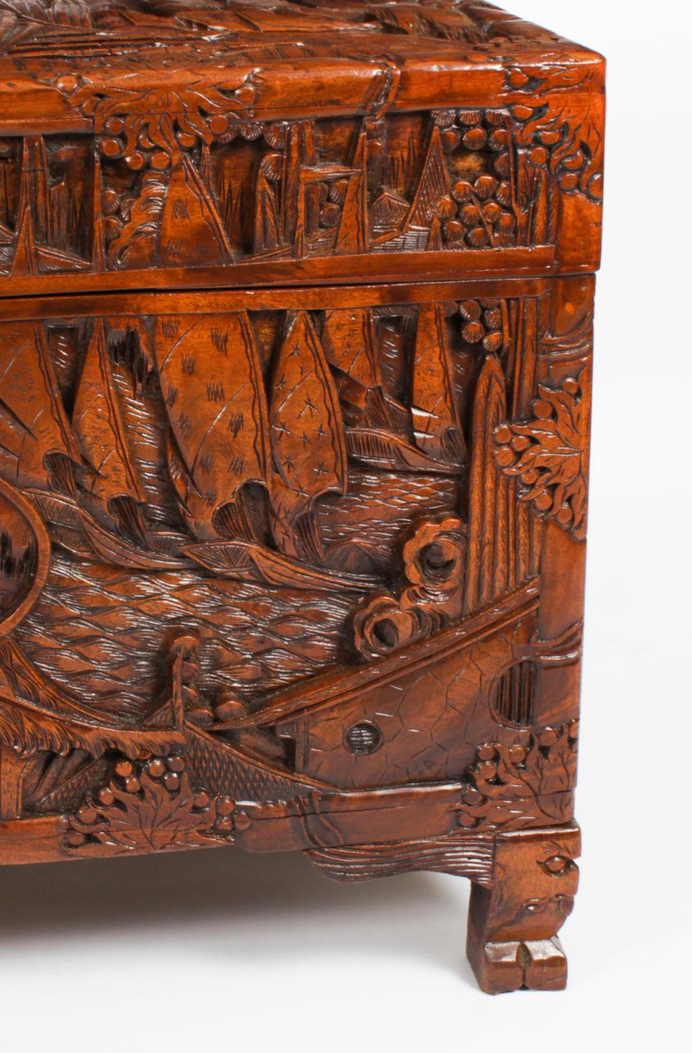 Antique Chinese Carved Camphor wood Trunk Coffer 20th Century For Sale 2