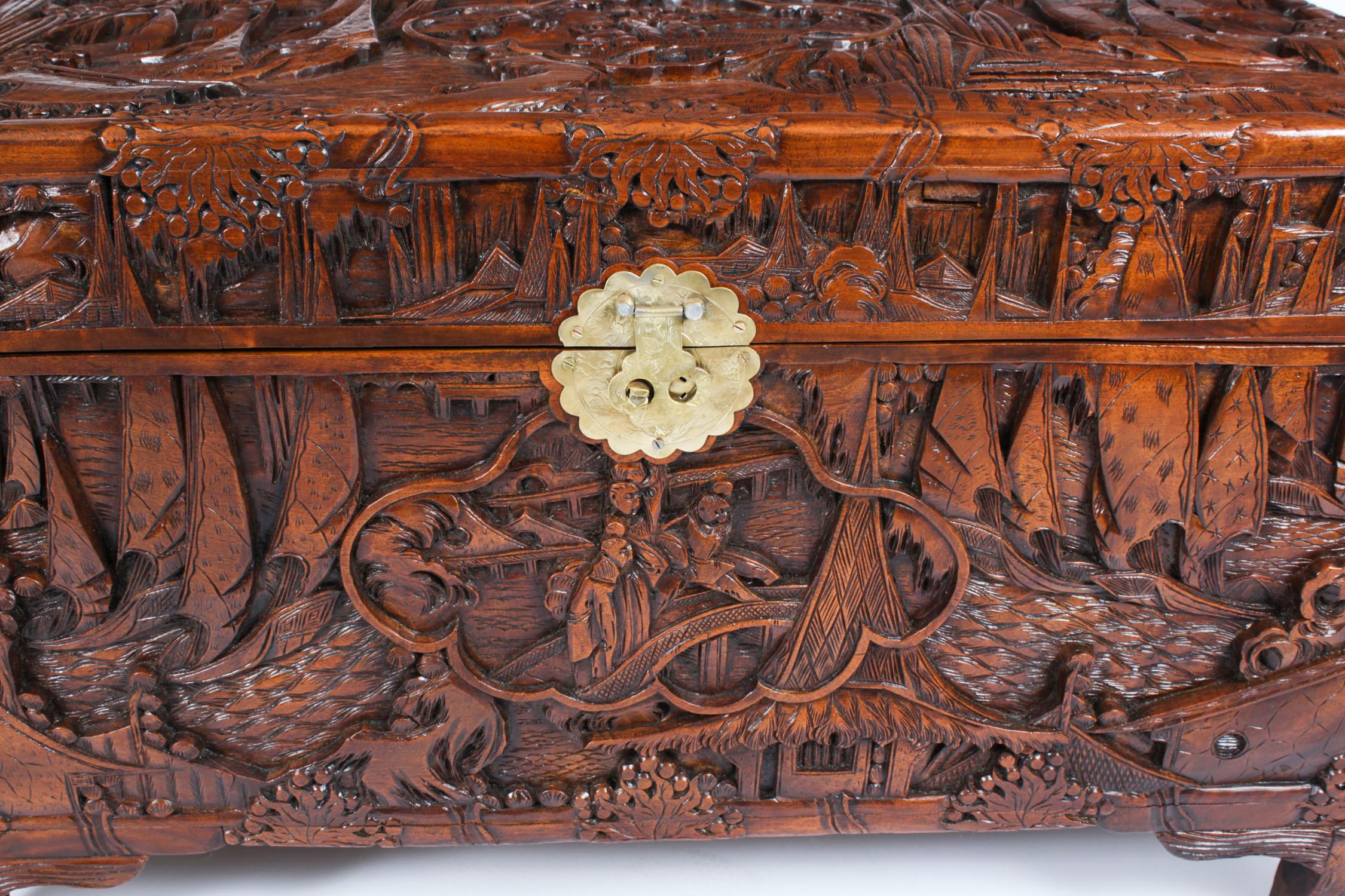 Antique Chinese Carved Camphor wood Trunk Coffer 20th Century For Sale 3