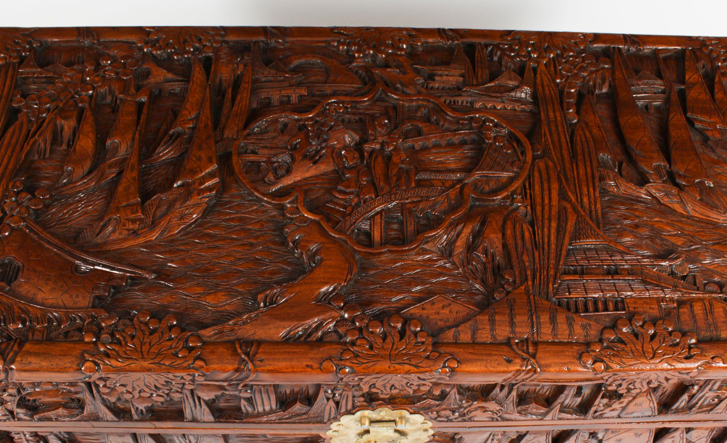 Antique Chinese Carved Camphor wood Trunk Coffer 20th Century For Sale 4