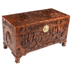 Antiguo baúl chino tallado en madera de alcanfor Cofre Siglo XX