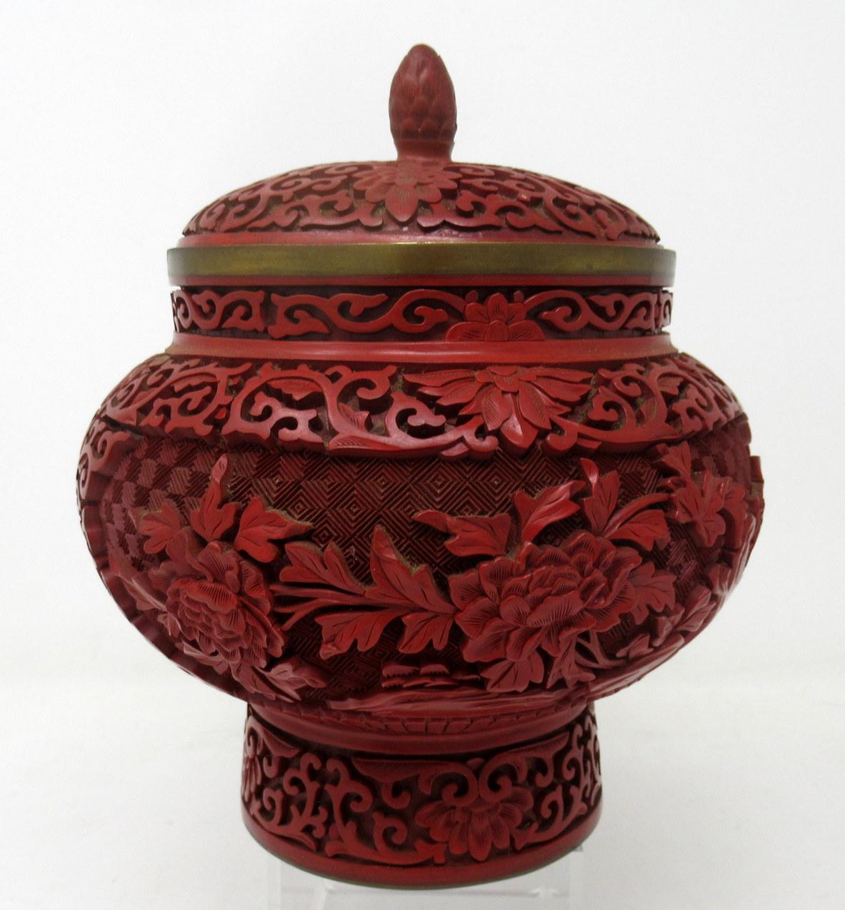 Stunning Chinese hand carved cinnabar lacquer bowl and cover of outstanding quality, made during the last quarter of the 19th century. Guangxu period, 1875-1908.

The short neck deep rounded bulbous body above a cylindrical spreading foot. The