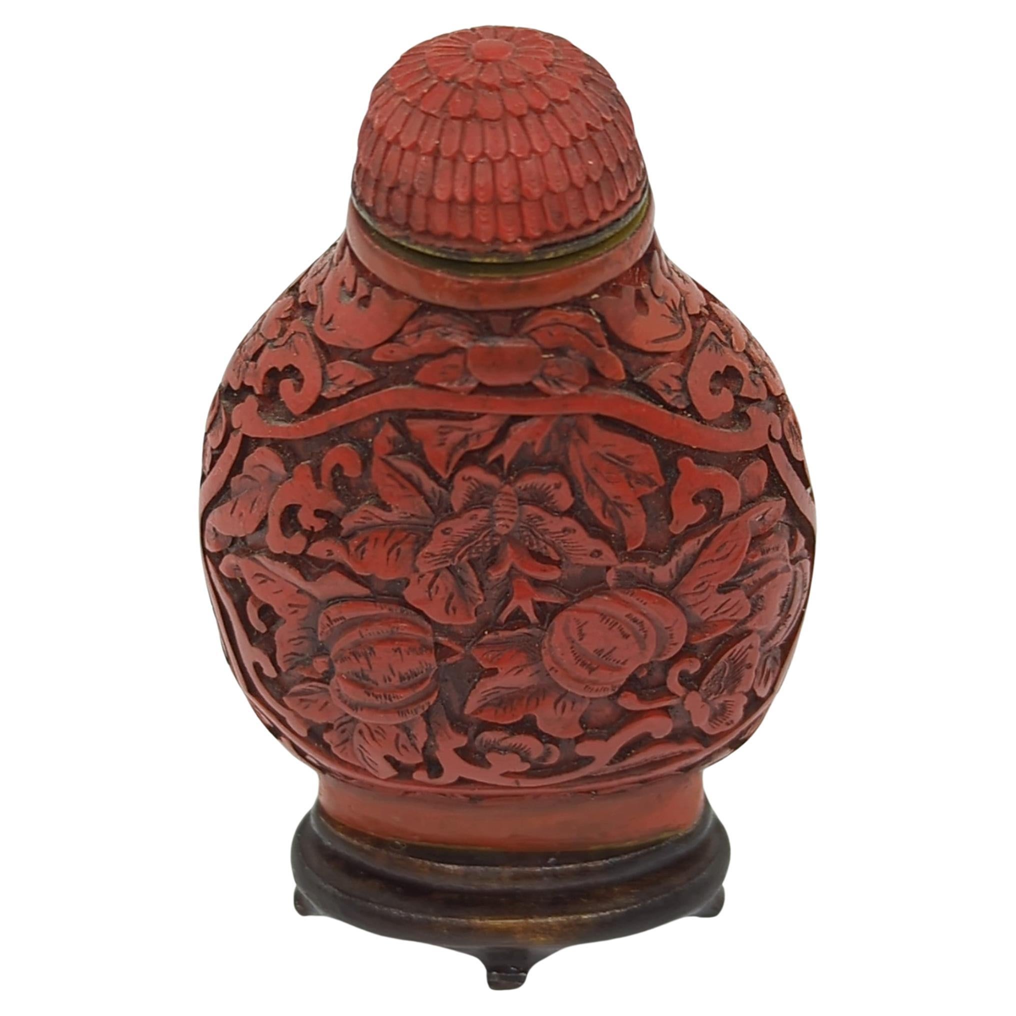 how was the chinese lacquer snuff bottle carved