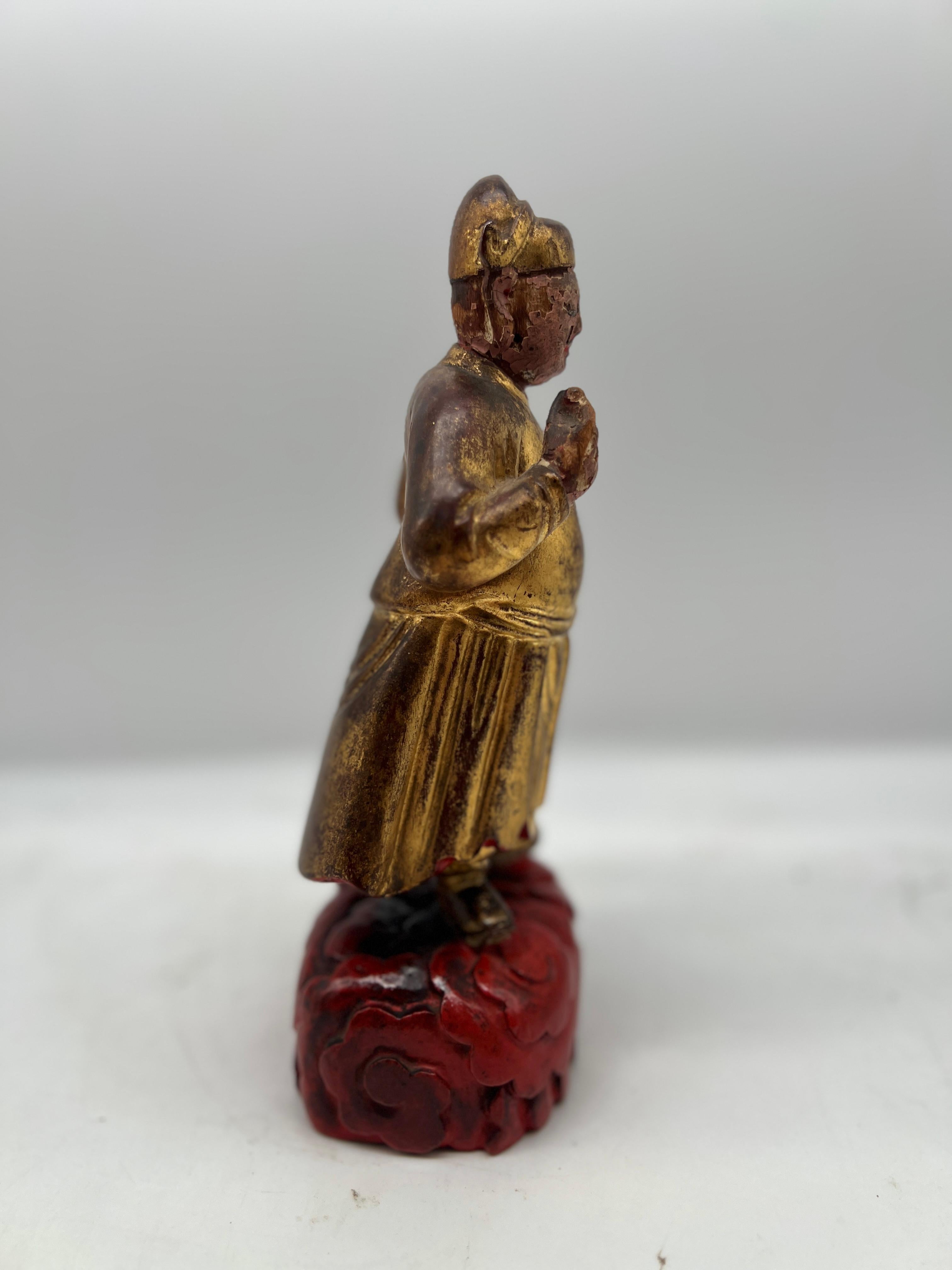 Antique Chinese Carved Gilt Wood & Polychrome Decorated Figure In Good Condition For Sale In Atlanta, GA