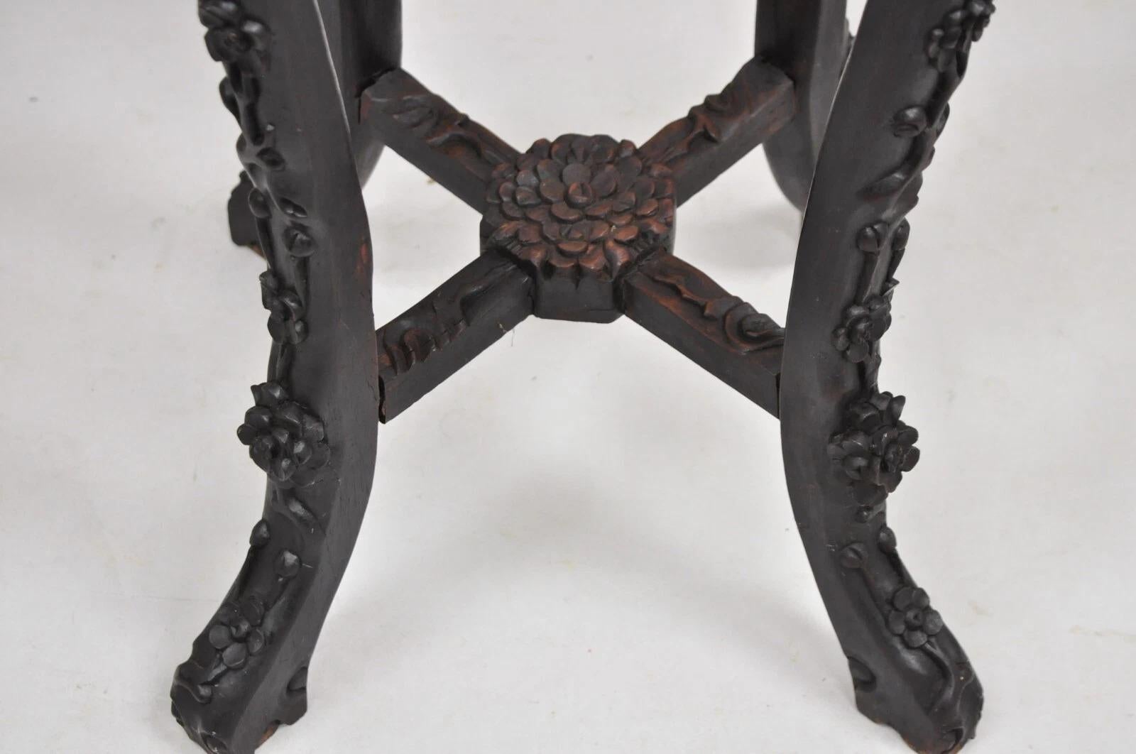 Mesa auxiliar china antigua de madera dura tallada con tapa de mármol para plantas orientales en Bueno estado para la venta en Philadelphia, PA