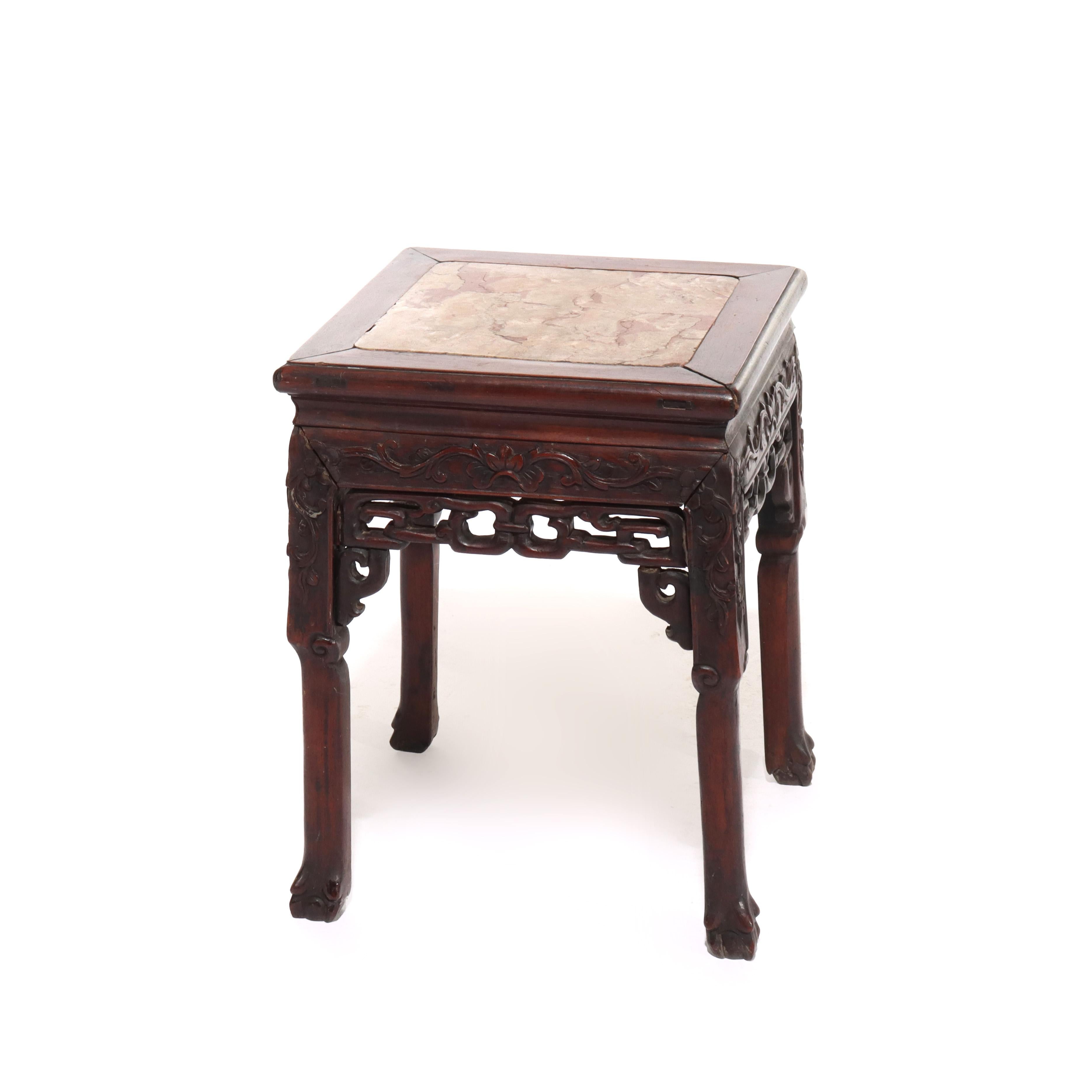 20ième siècle Ancienne table chinoise en bois dur sculpté et à plateau en marbre rouge C1920 en vente