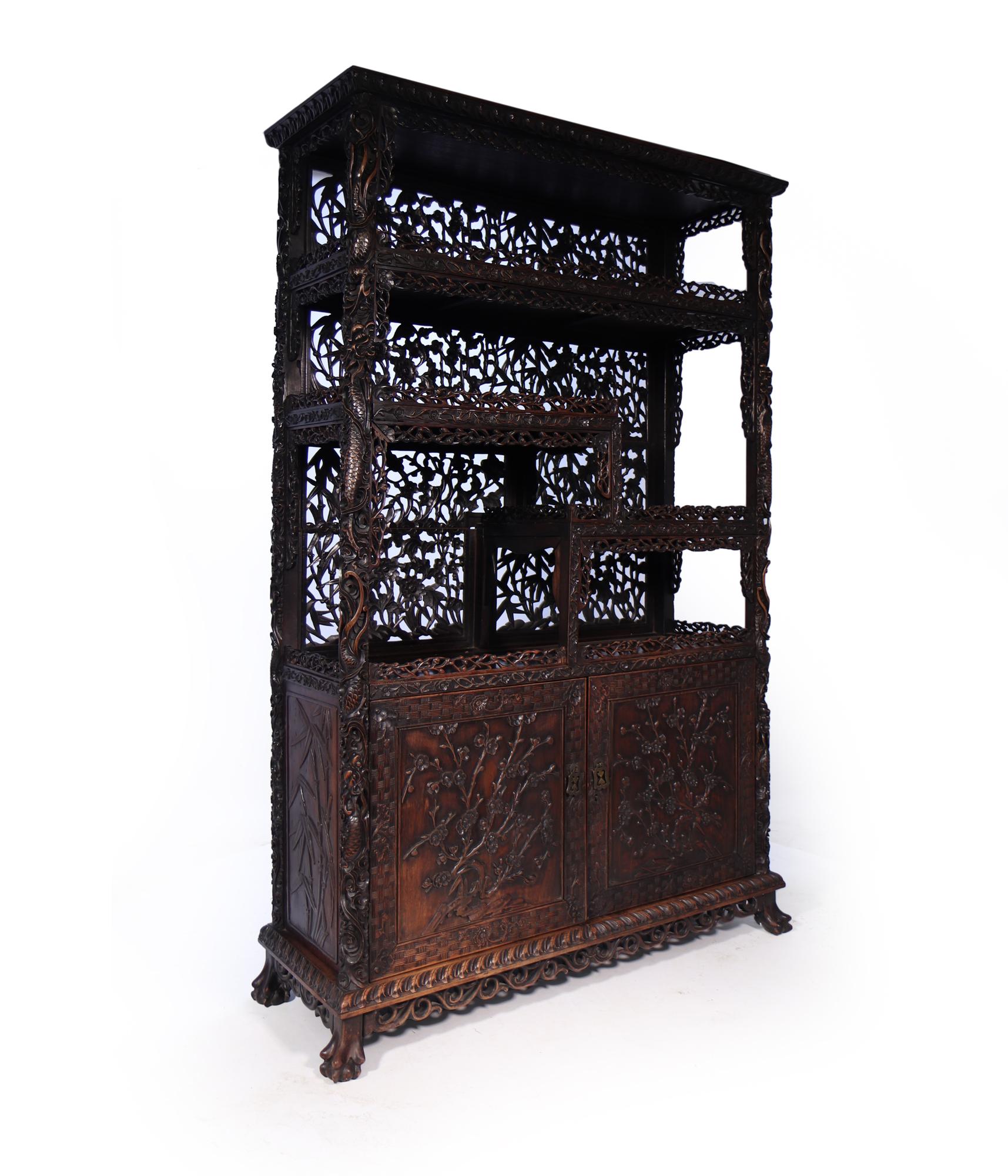 Antique Chinese Carved Hongmu Display Cabinet In Good Condition In Paddock Wood Tonbridge, GB