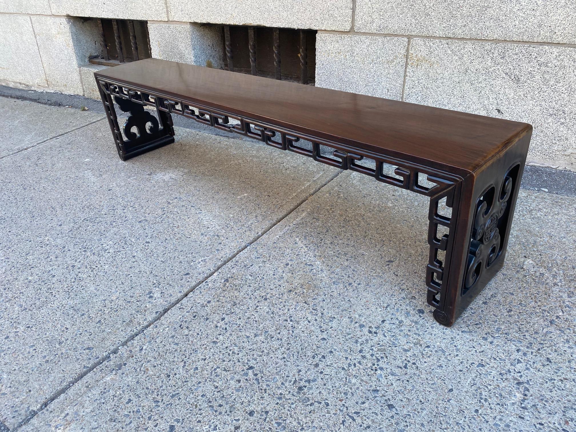 Antique Chinese padouk wood bench
Provenance : Private collection Port Royal Montreal , purchased at Hyde Park Antiques New York City.
 