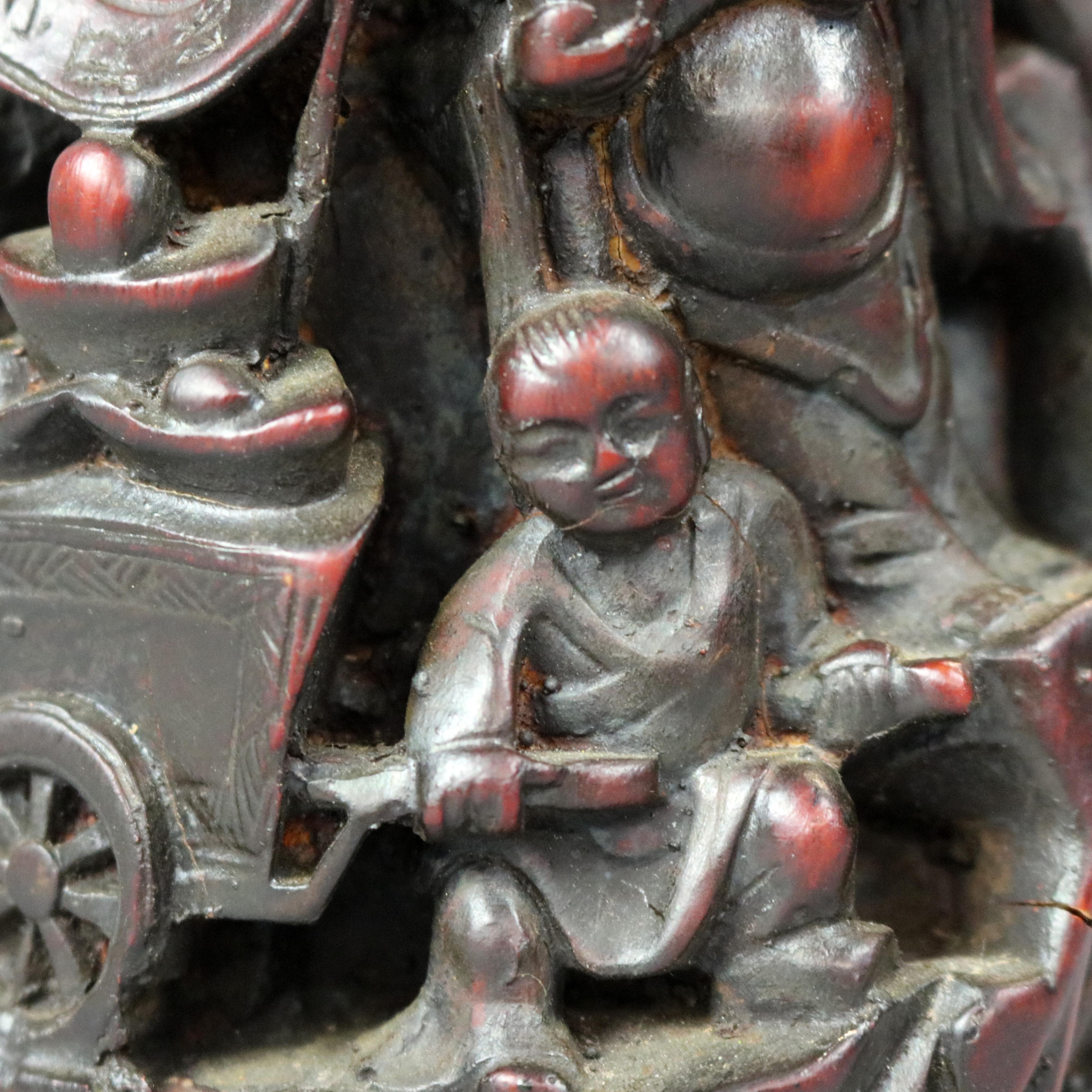 Sculpté Tasse de libération chinoise ancienne en résine sculptée en relief, scène de genre, 20e siècle en vente