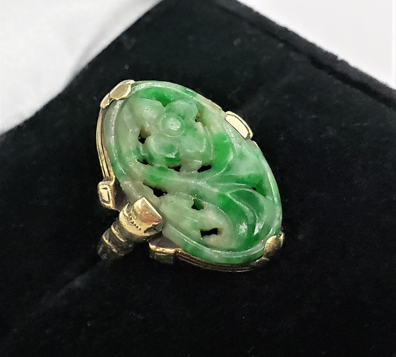 Antike chinesische geschnitzte Jade-Halskette, Ring & Ohrring aus 14 Karat Gelbgold (Gold) im Angebot