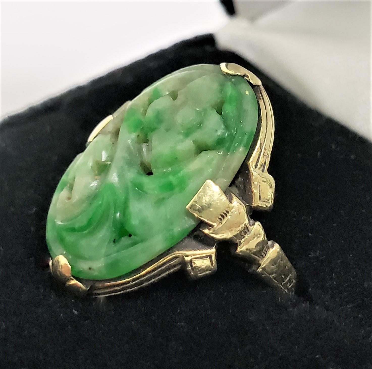 Antike chinesische geschnitzte Jade-Halskette, Ring & Ohrring aus 14 Karat Gelbgold im Angebot 1