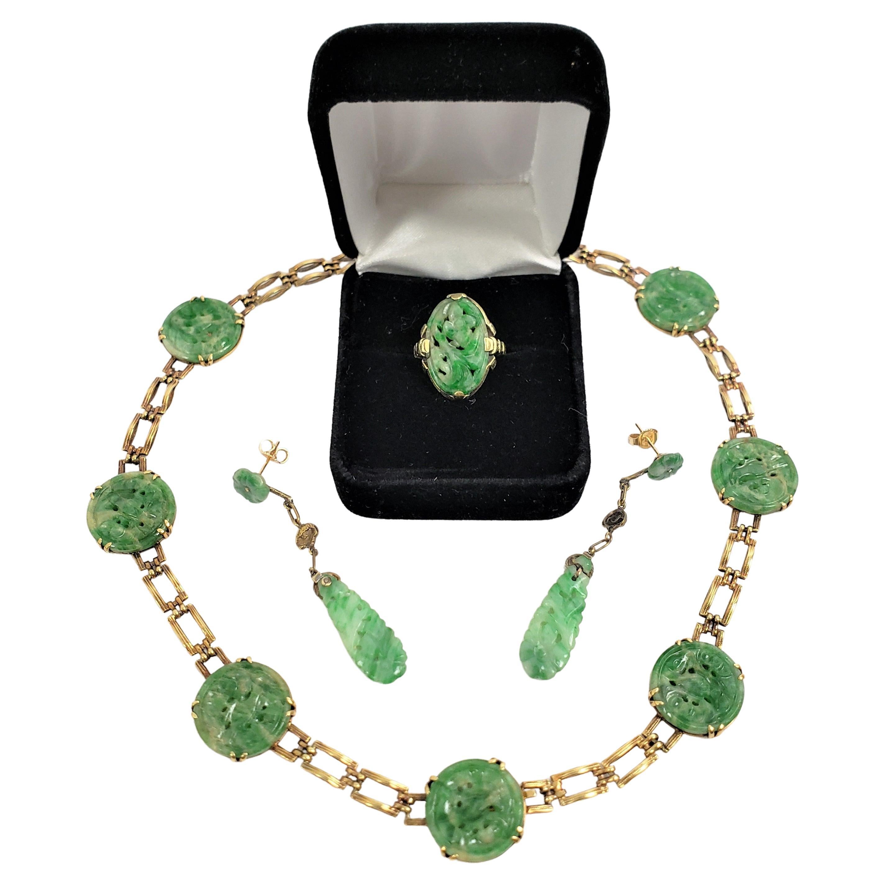 Antike chinesische geschnitzte Jade-Halskette, Ring & Ohrring aus 14 Karat Gelbgold im Angebot