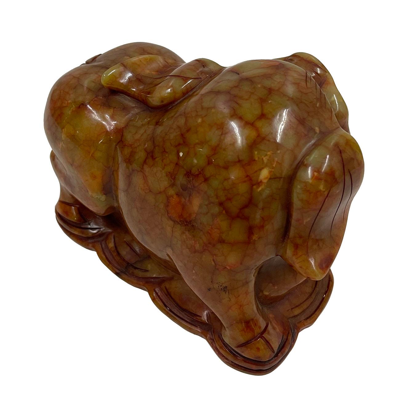 Estatua china antigua de cerdo de jade tallado, signo del zodiaco Exportación china en venta
