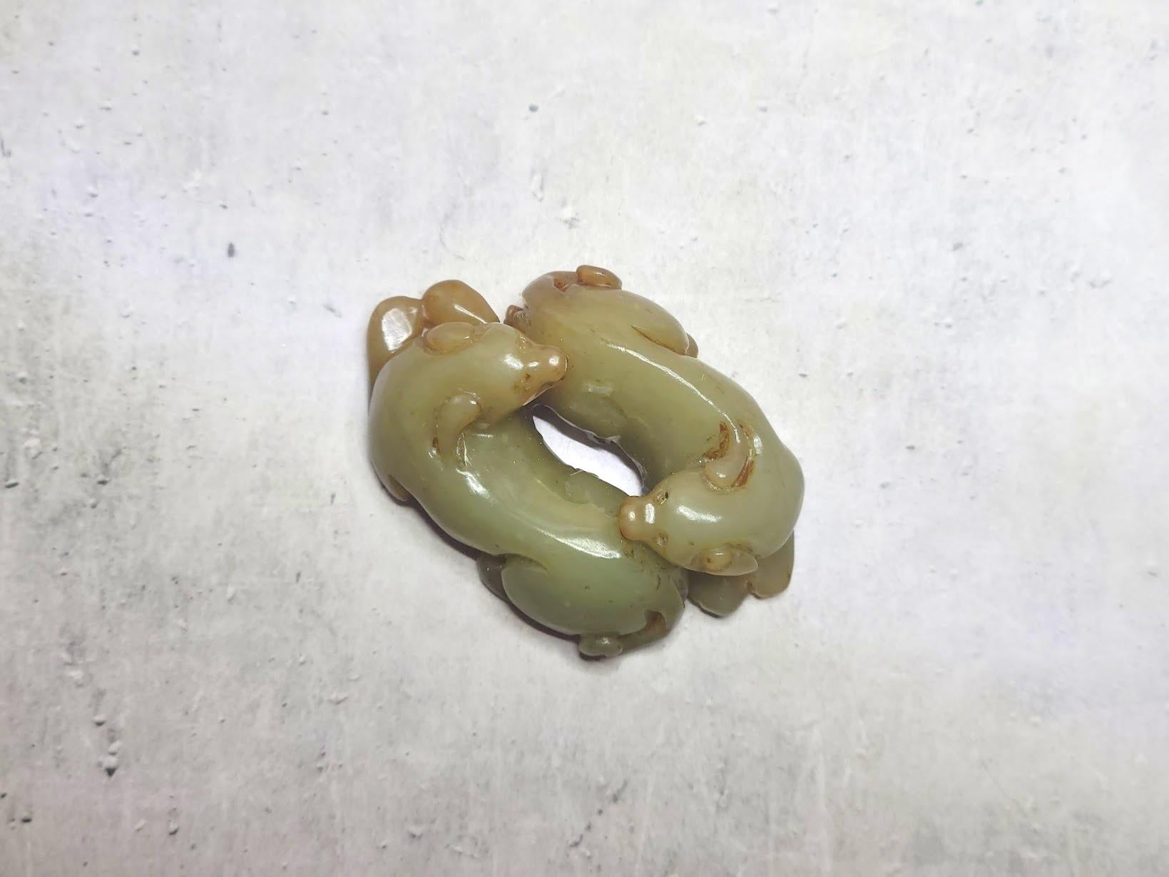 Antique Chinese Carved Jade Two Dogs In Excellent Condition In Chesterland, OH