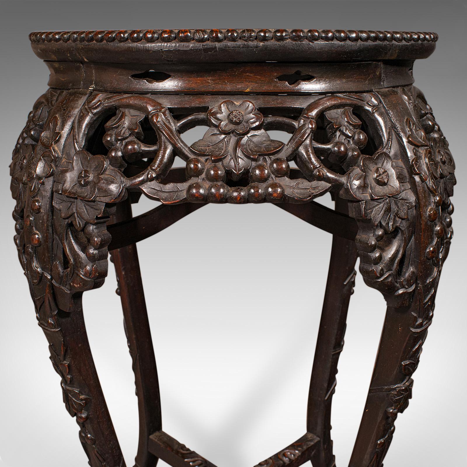 Ancienne Jardinière chinoise sculptée Stand, table à plantes en bois dur, Victorienne, 1870 en vente 4