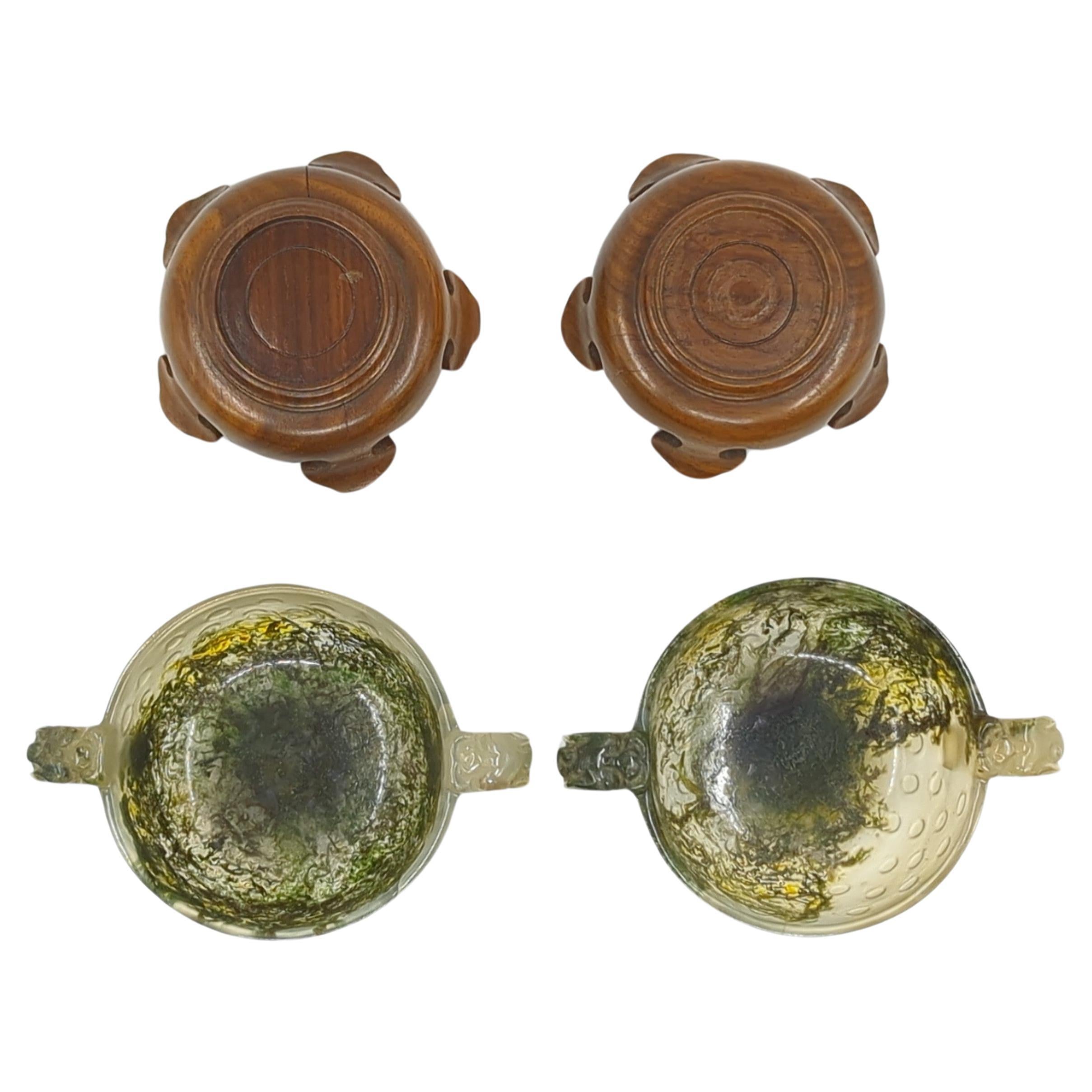 Antike chinesische geschnitzte Moss-Achat-Tasse mit Qilin-Griffen aus Hartholz, Qing 18/19c (19. Jahrhundert) im Angebot