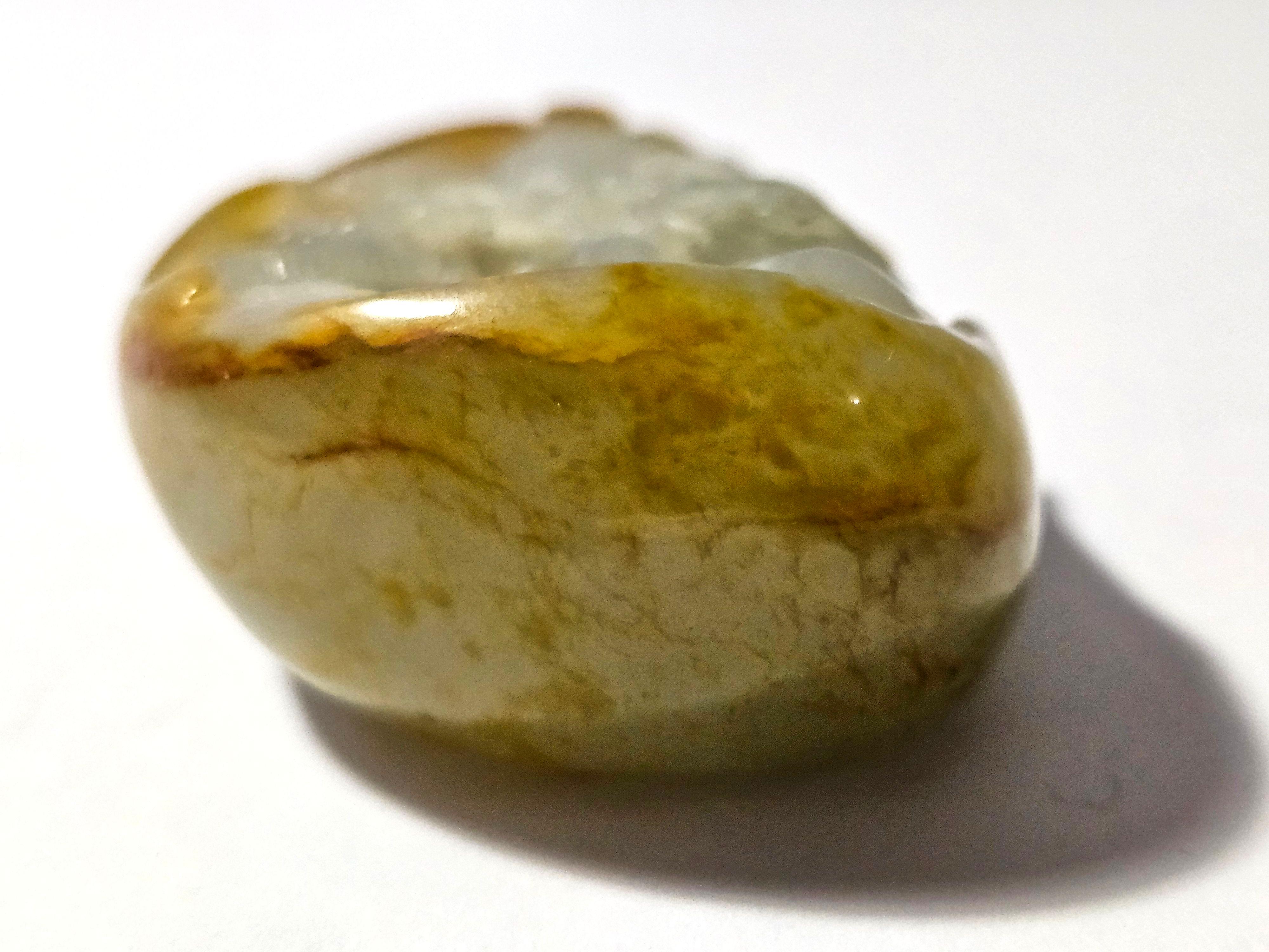 Sculpté à la main Antique galet chinois sculpté Hetian Jade blanc Ric#JD013 en vente