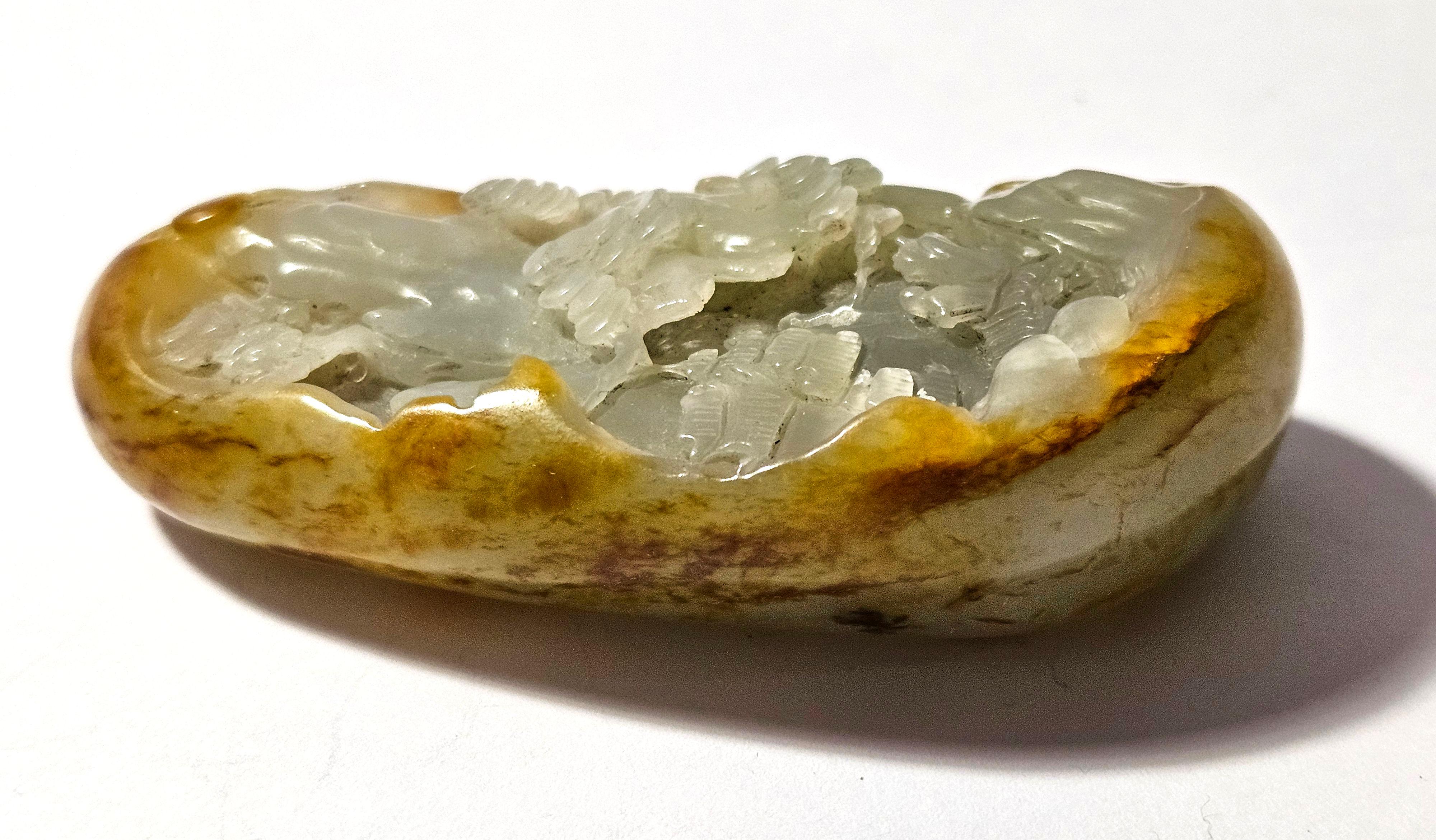 Antique galet chinois sculpté Hetian Jade blanc Ric#JD013 Excellent état - En vente à Norton, MA