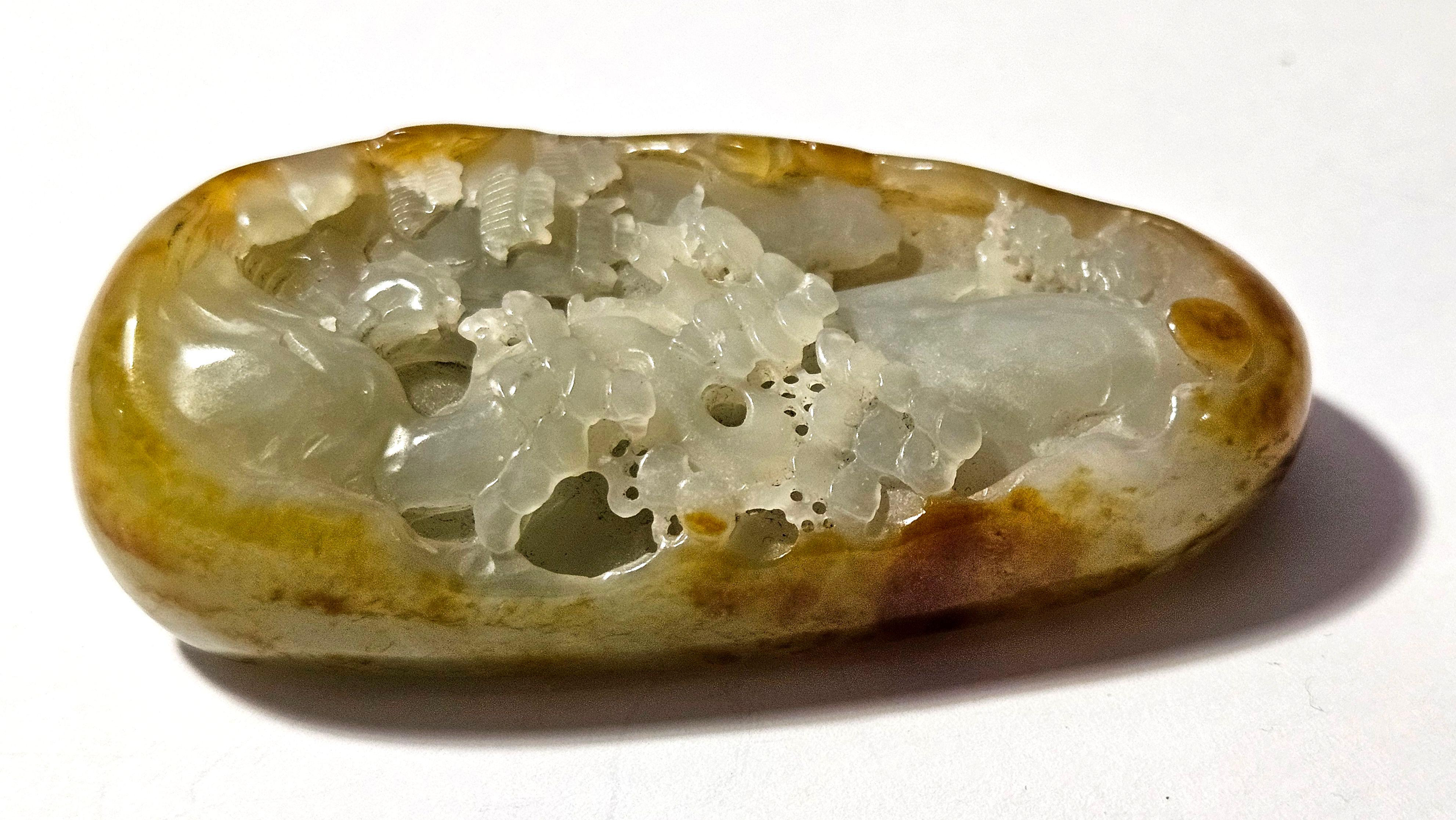 Antique galet chinois sculpté Hetian Jade blanc Ric#JD013 en vente 2