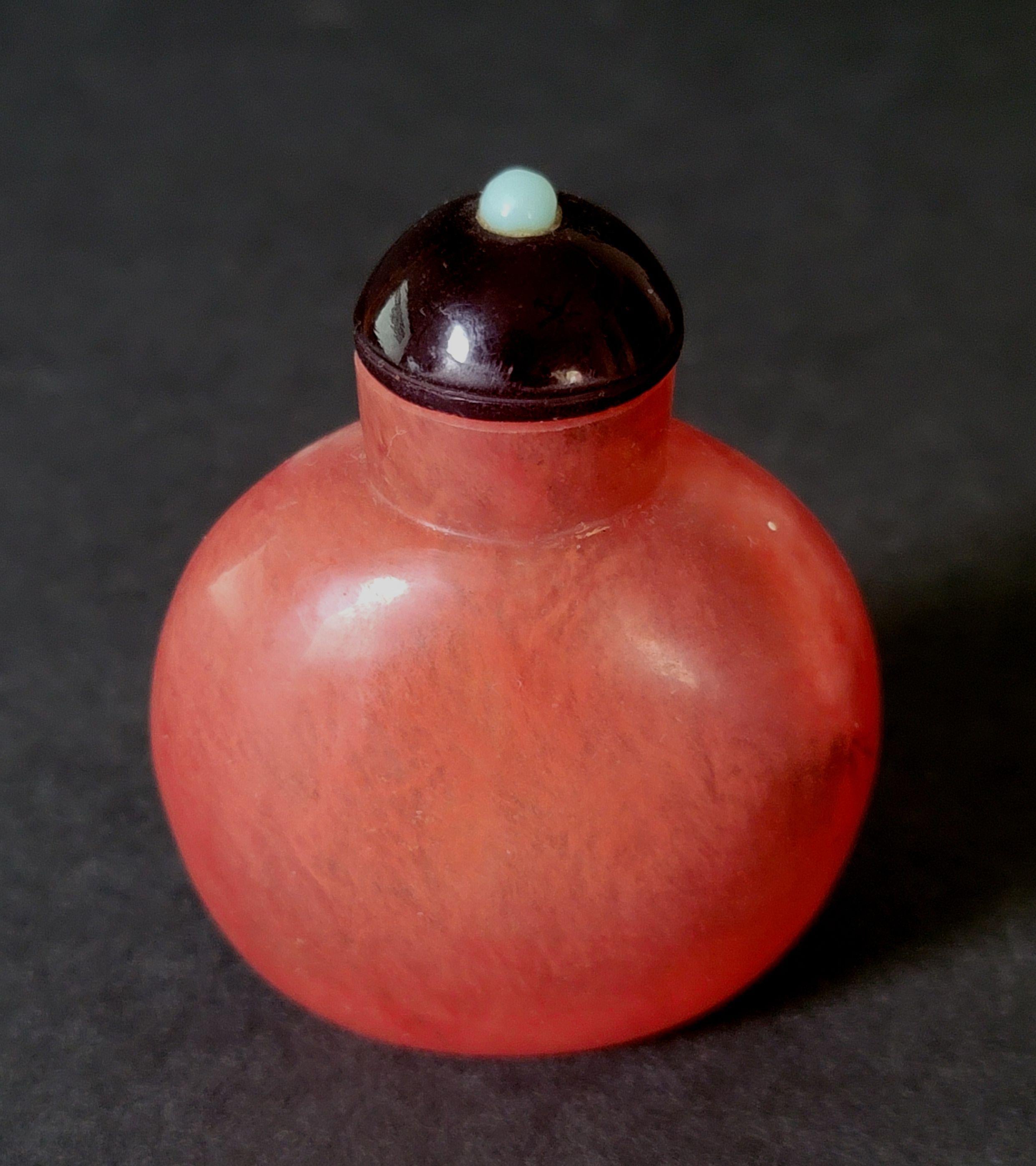Antique Chinese Carved Red Gemstone Snuff Bottle, Early 20th Century For Sale 2