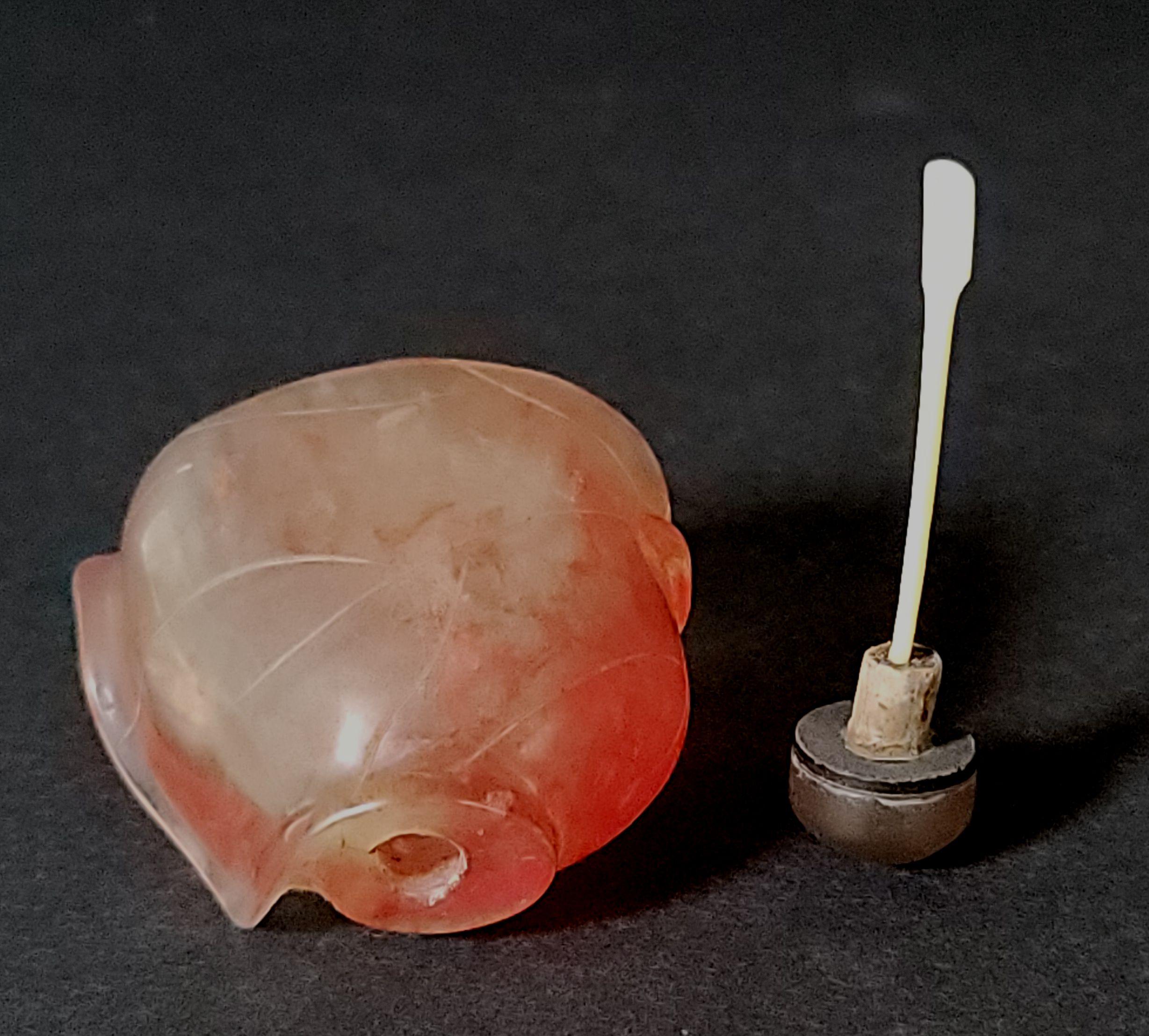 Antique Chinese Carved Rock Crystal with Pink Grain Snuff Bottle, 19th Century For Sale 8