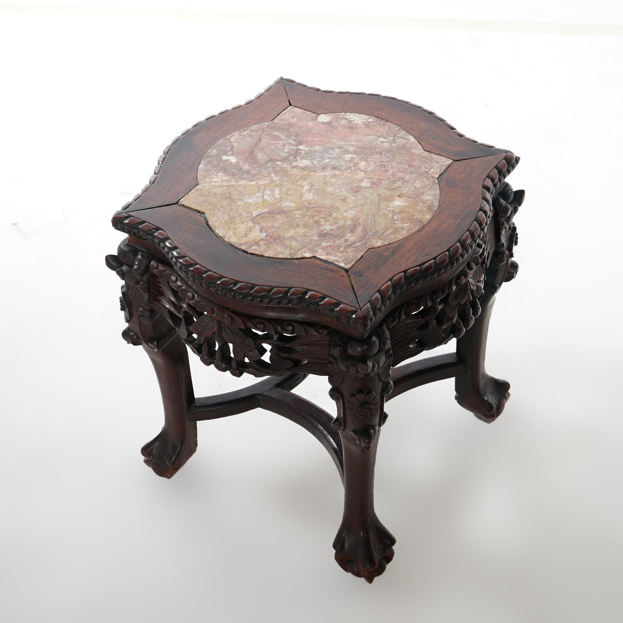 Antiker chinesischer niedriger Tisch aus geschnitztem Rosenholz mit Marmorplatte, um 1890 (Geschnitzt) im Angebot