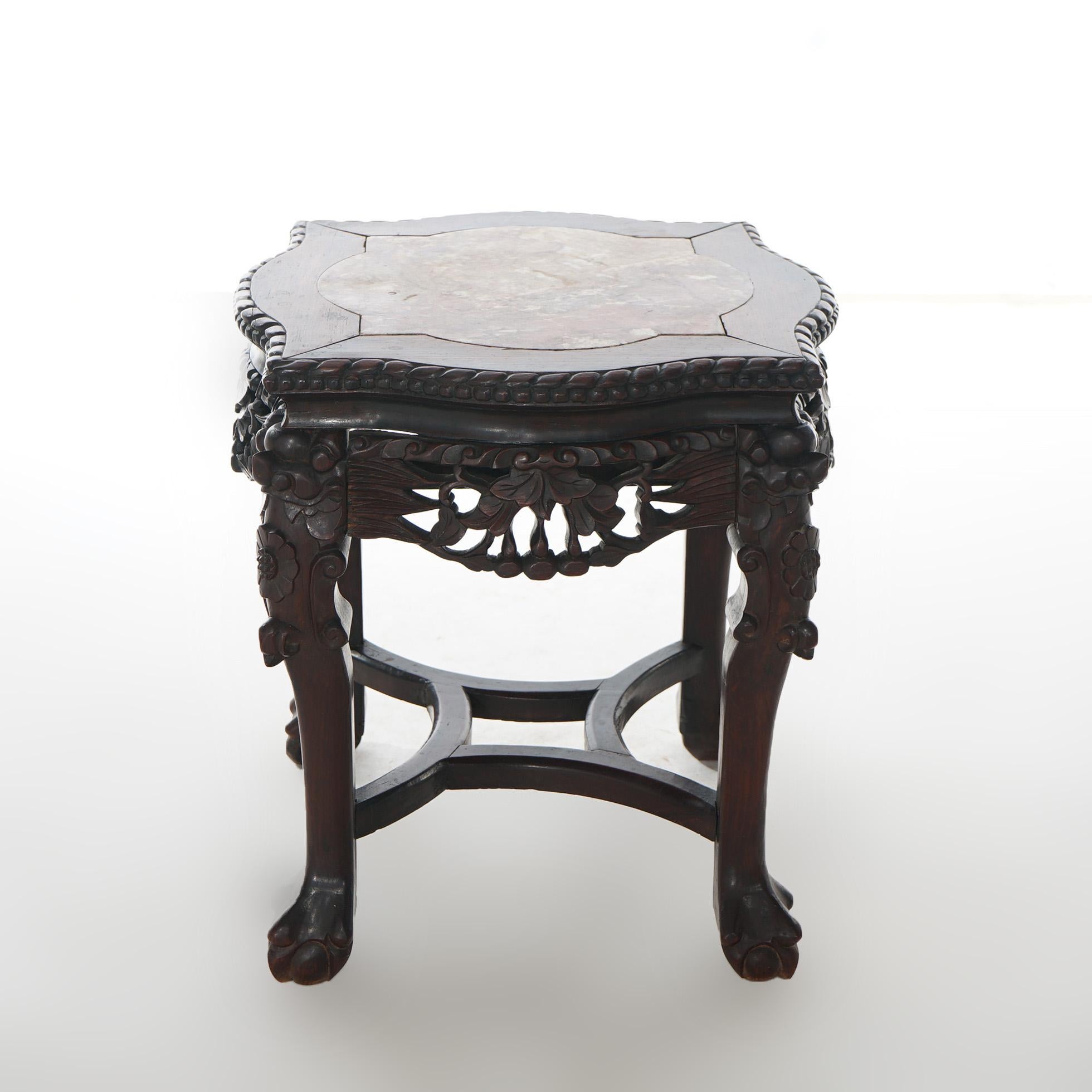 Antiker chinesischer niedriger Tisch aus geschnitztem Rosenholz mit Marmorplatte, um 1890 (19. Jahrhundert) im Angebot