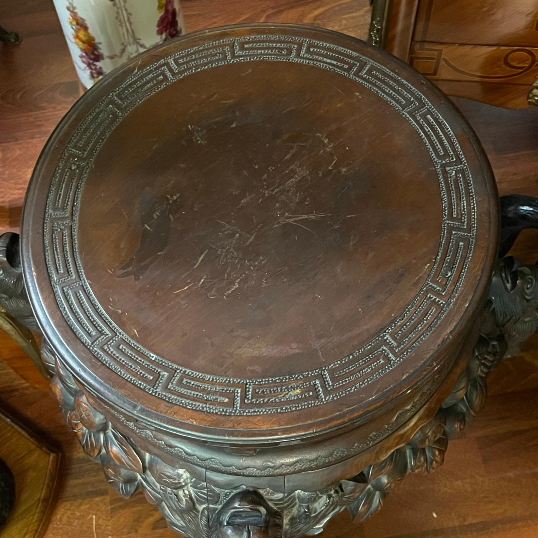 Ancienne table d'appoint ou stand pour plantes en bois de rose sculpté chinois en vente 8