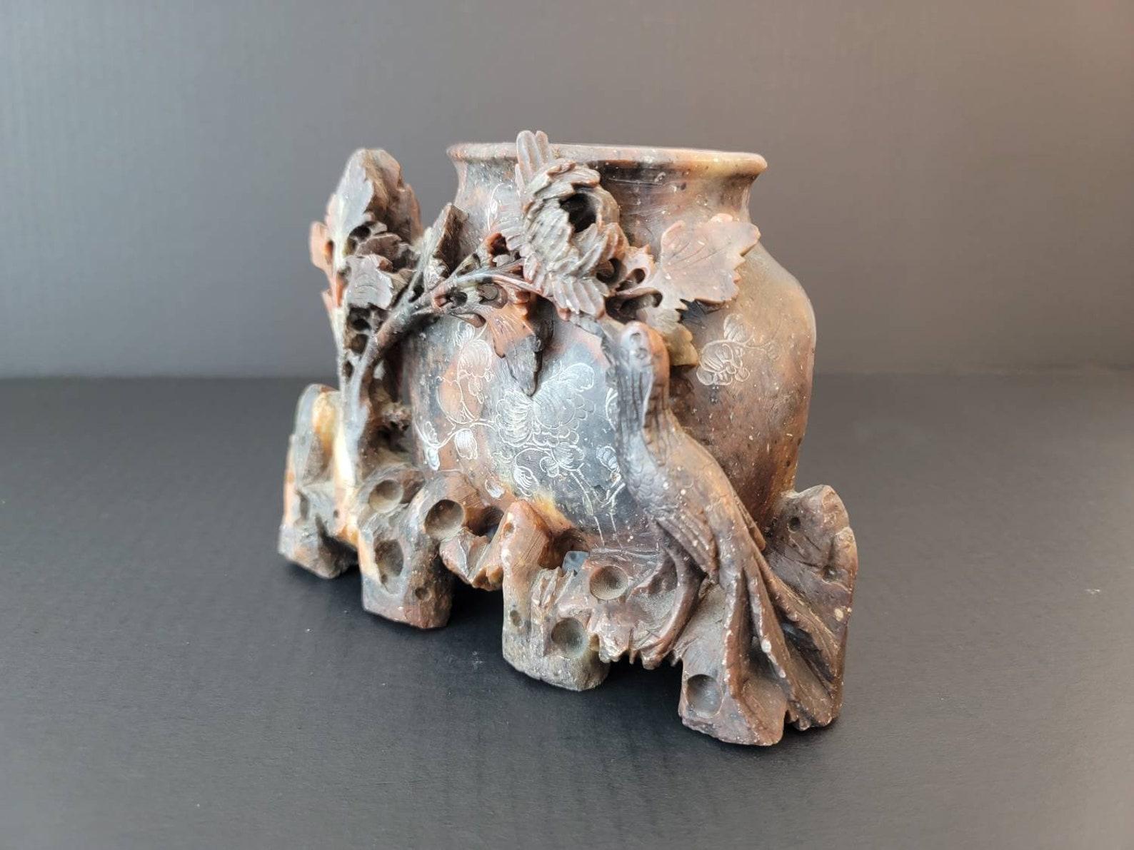 Antike chinesische geschnitzte Seifenstein-Vase, Verschleiß im Angebot 1