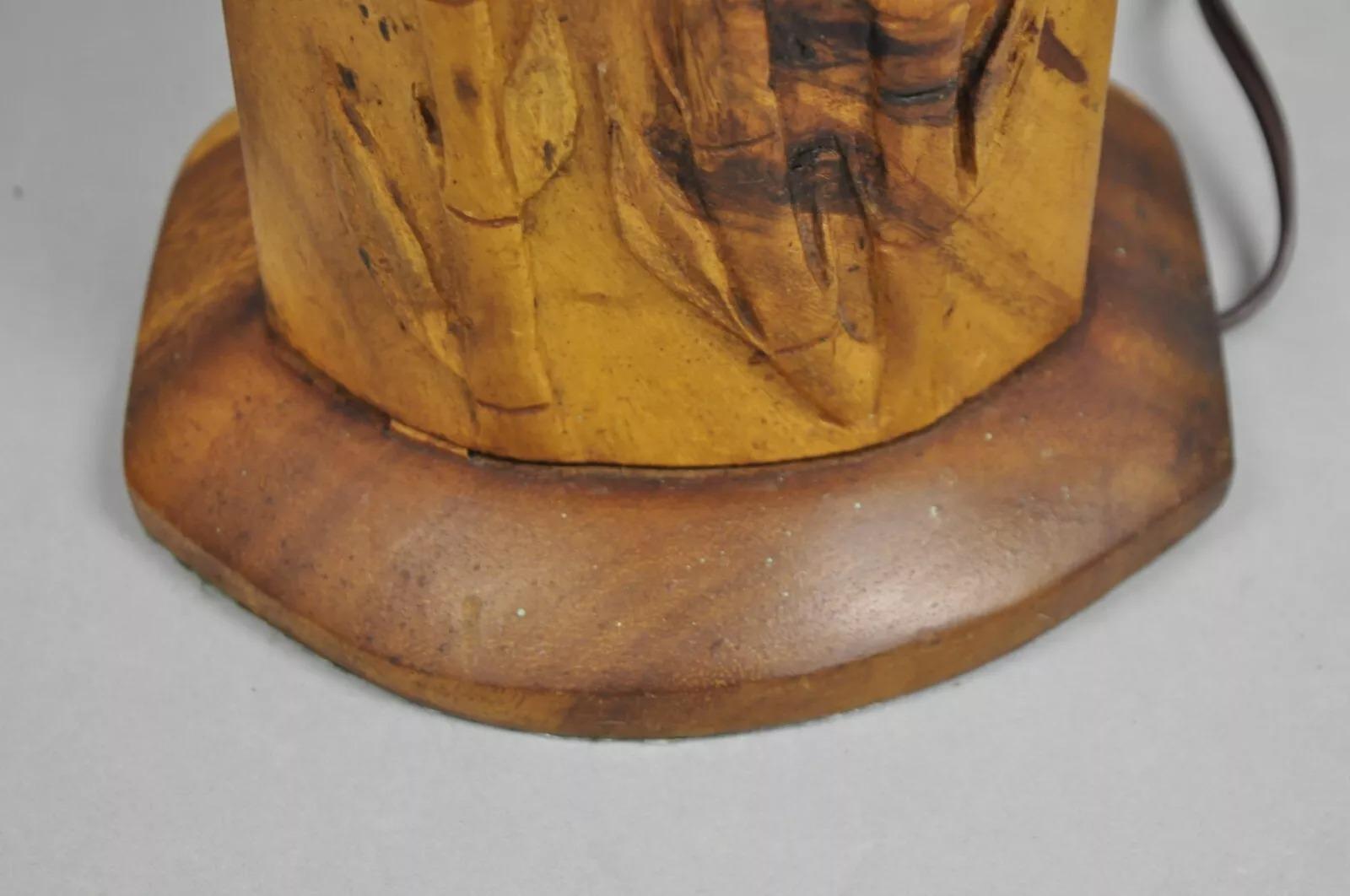 Antica lampada da tavolo cinese intagliata in legno massiccio di teak, blocco di bambù a scivolo in vendita 4