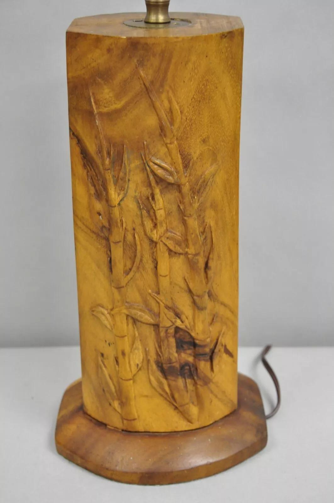 Cineserie Antica lampada da tavolo cinese intagliata in legno massiccio di teak, blocco di bambù a scivolo in vendita