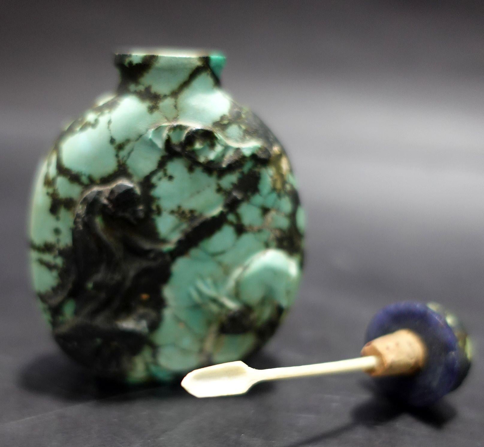 Antique Chinese Carved Tibetan turquoise Snuff Bottle, 19th Century For Sale 8