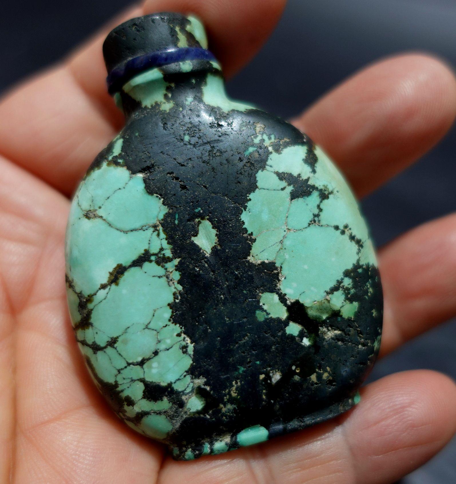 Antique Chinese Carved Tibetan turquoise Snuff Bottle, 19th Century For Sale 10