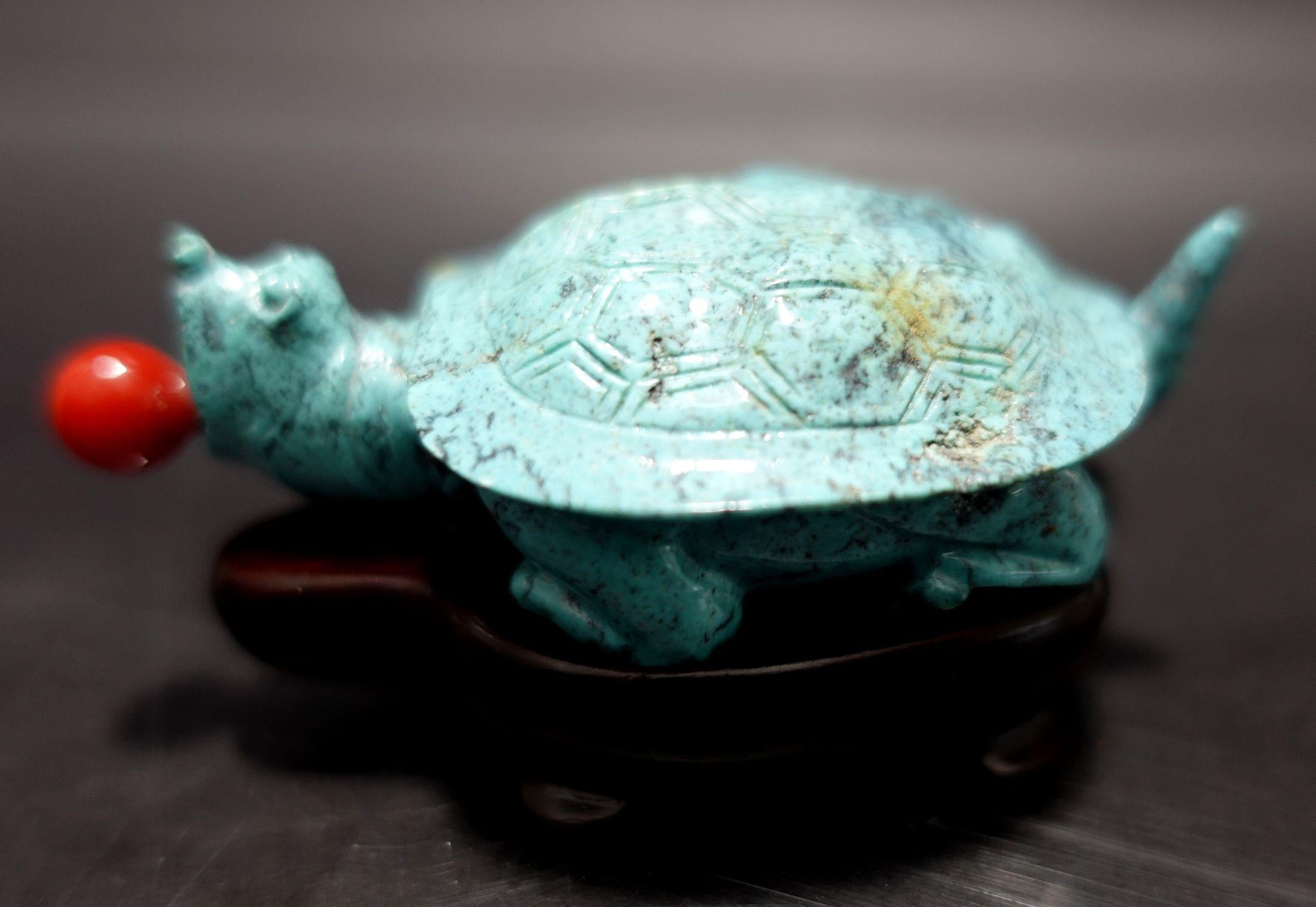 Antique Chinese Carved Turquoise Turtle Snuff Bottle, 19th Century In Excellent Condition For Sale In Norton, MA