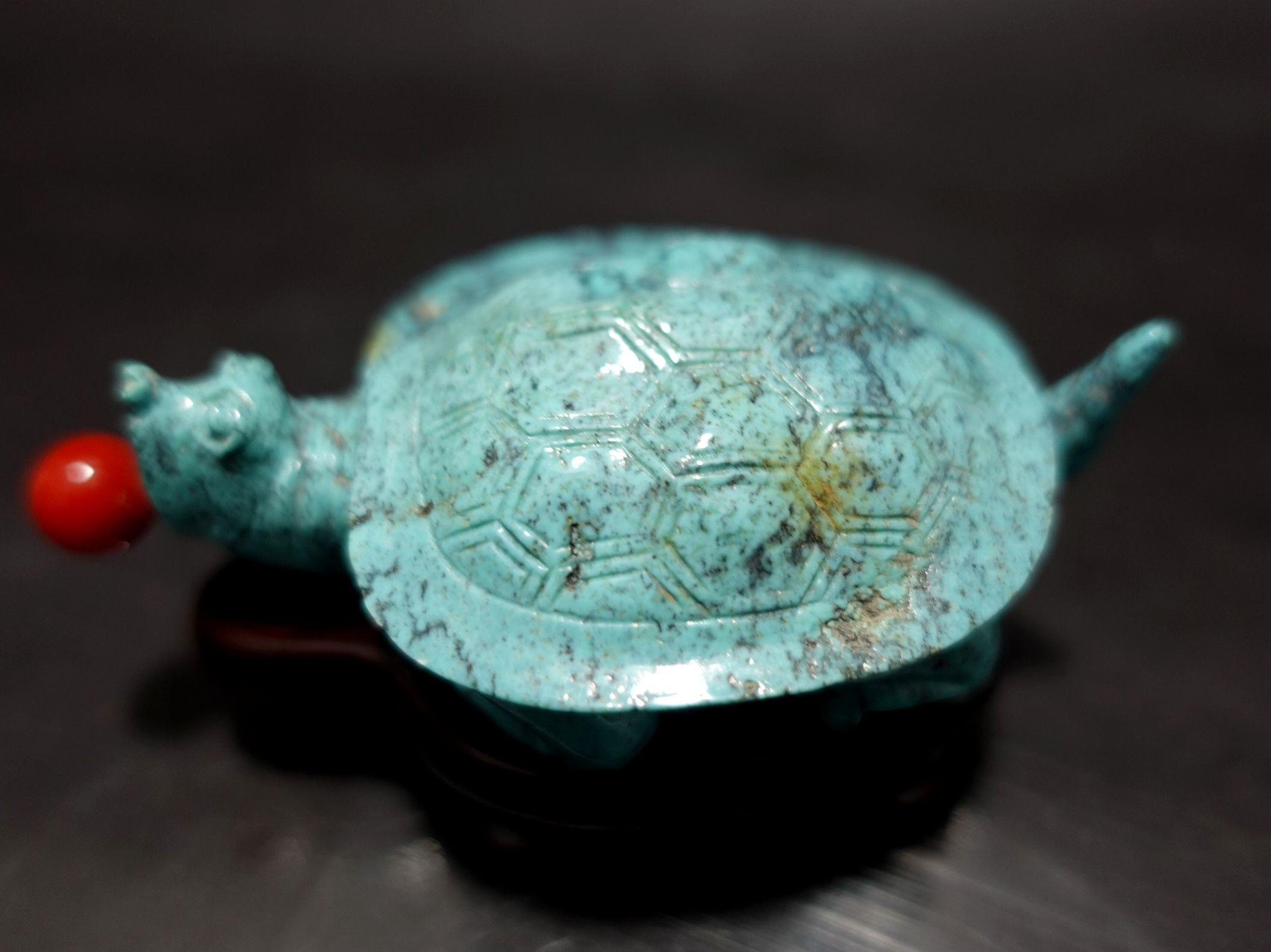 Agate Antique Chinese Carved Turquoise Turtle Snuff Bottle, 19th Century For Sale