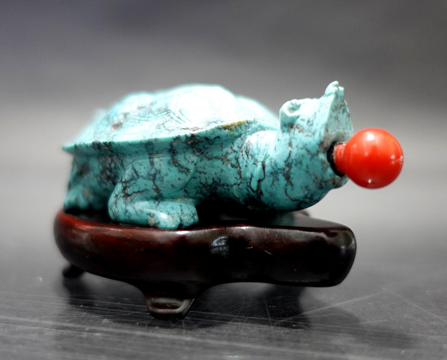 Antique Chinese Carved Turquoise Turtle Snuff Bottle, 19th Century For Sale 2