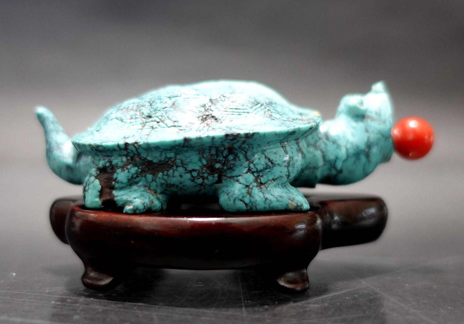 Antique Chinese Carved Turquoise Turtle Snuff Bottle, 19th Century For Sale 3