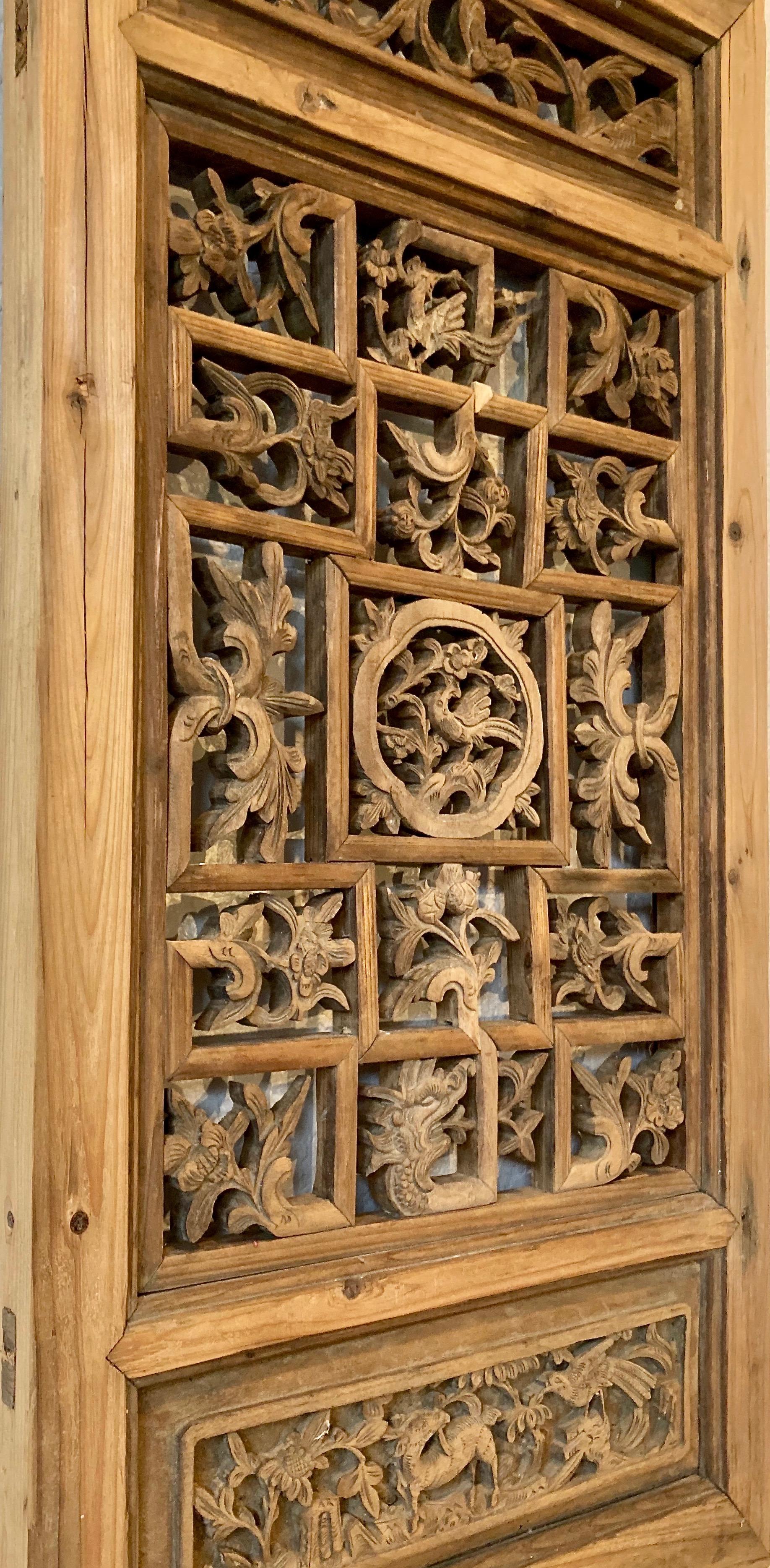 Panneau en bois sculpté chinois ancien Bon état à Sherwood, OR