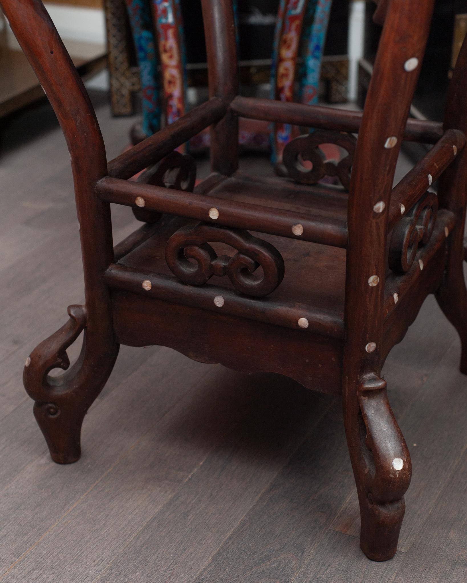 Antique Chinese Carved Wood Table with Mother of Pearl Inlay In Good Condition For Sale In Toronto, ON