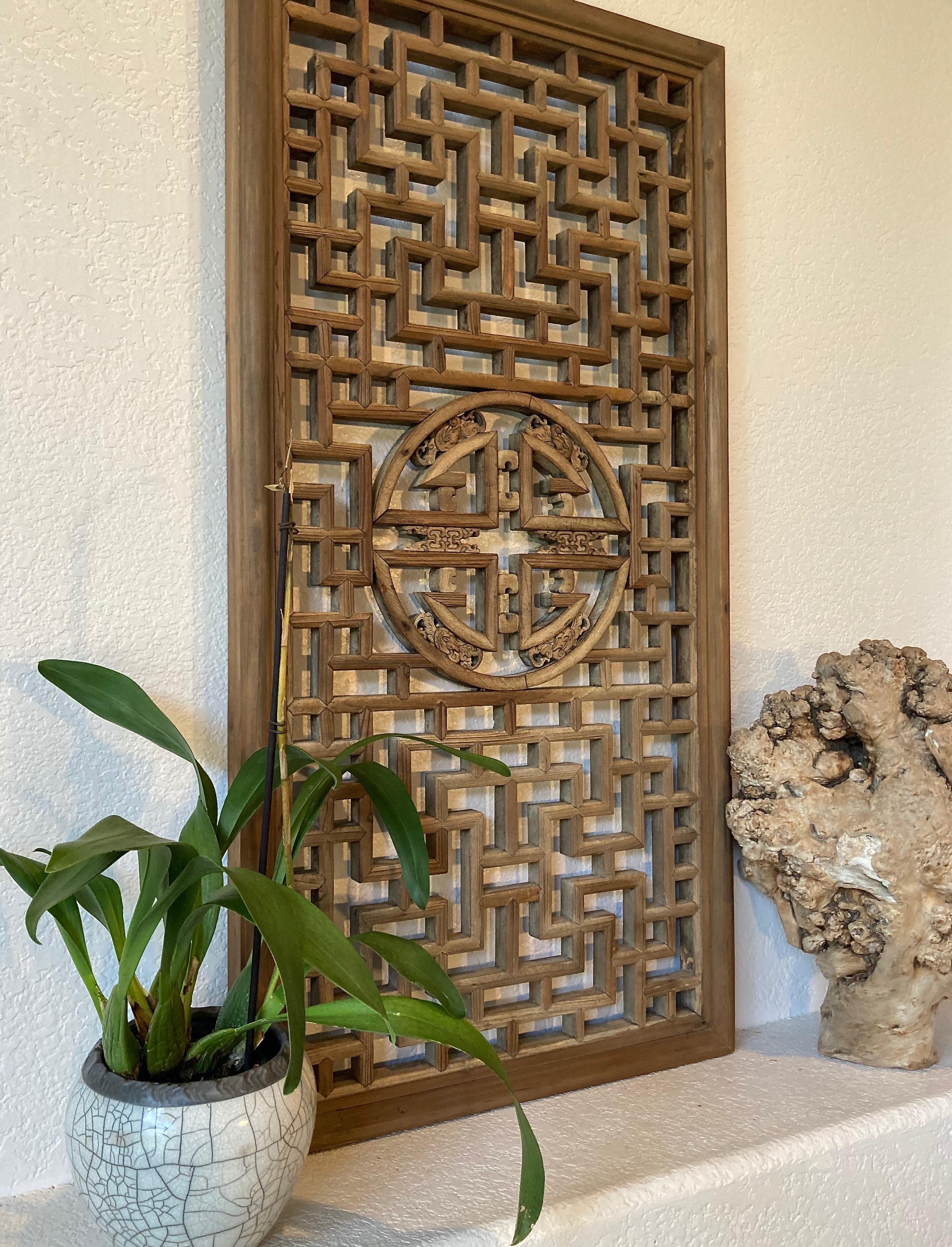 Antikes chinesisches geschnitztes Holzfensterpaneel (Qing-Dynastie)
