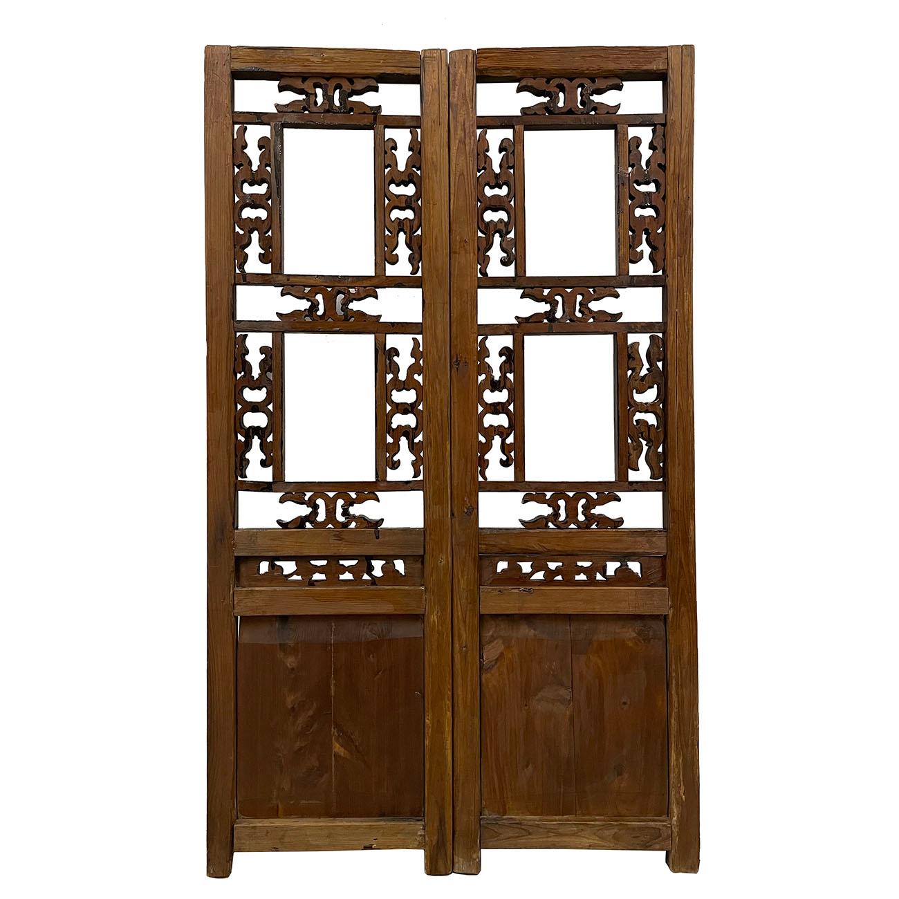 Antike chinesische geschnitzte Holzfenstertafeln-Wandkunst, Wandkunst, ein Paar (Chinesisch) im Angebot