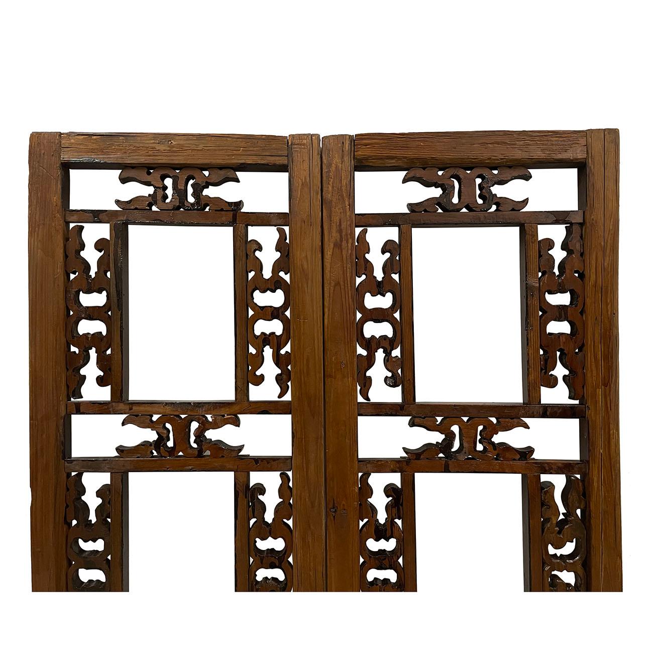 Antike chinesische geschnitzte Holzfenstertafeln-Wandkunst, Wandkunst, ein Paar (Handgeschnitzt) im Angebot