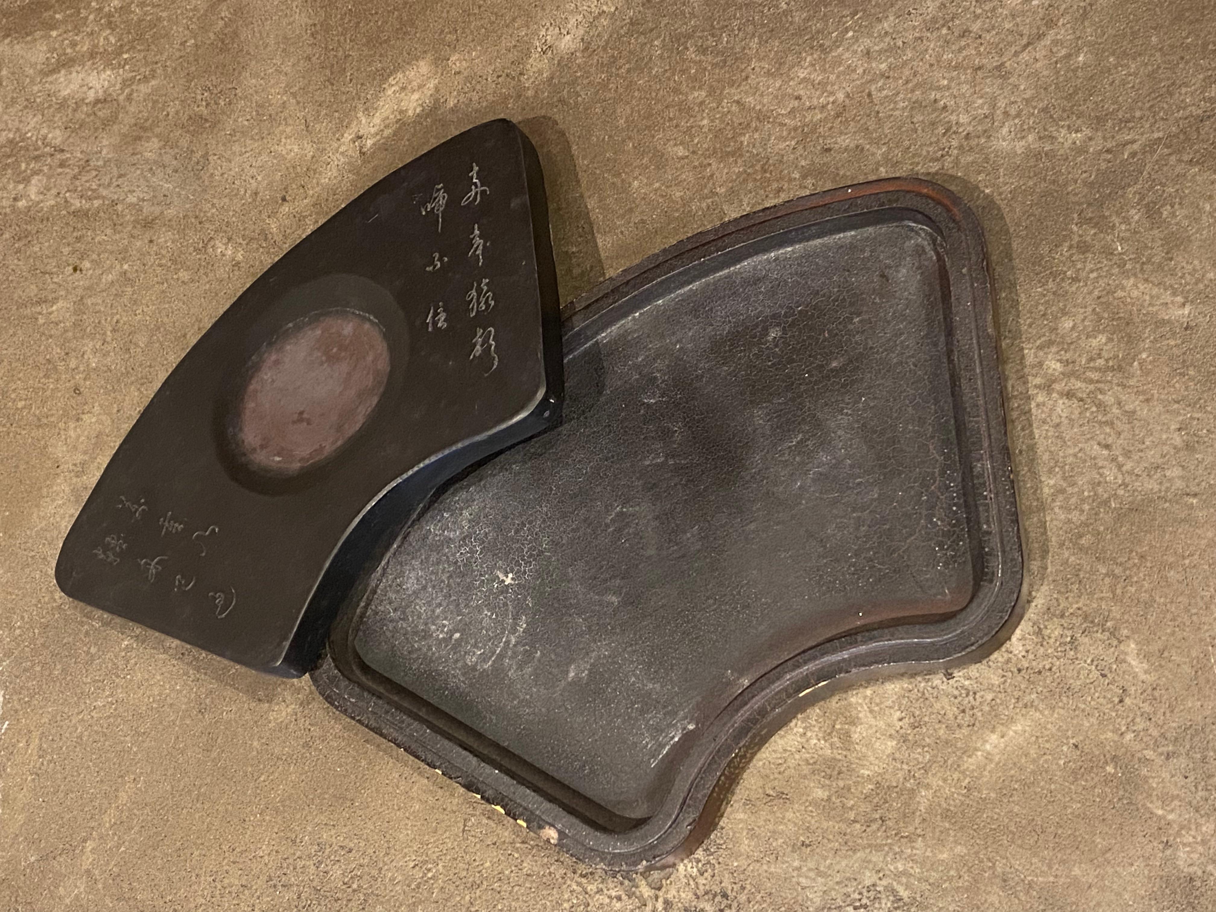 Antica pietra d'inchiostro cinese incamiciata, anni 1850 circa, Imperatore Daoguang, poesia di Li Bai, 27 cm. in vendita 4