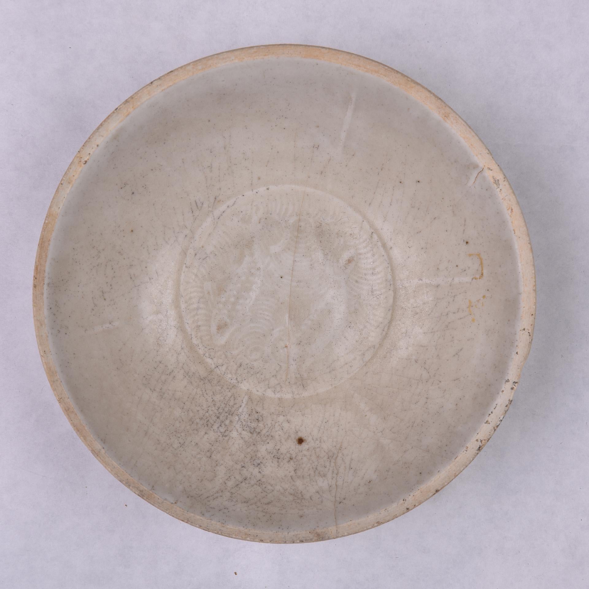 Antike chinesische Celadon Tellerchen  (Handgefertigt) im Angebot